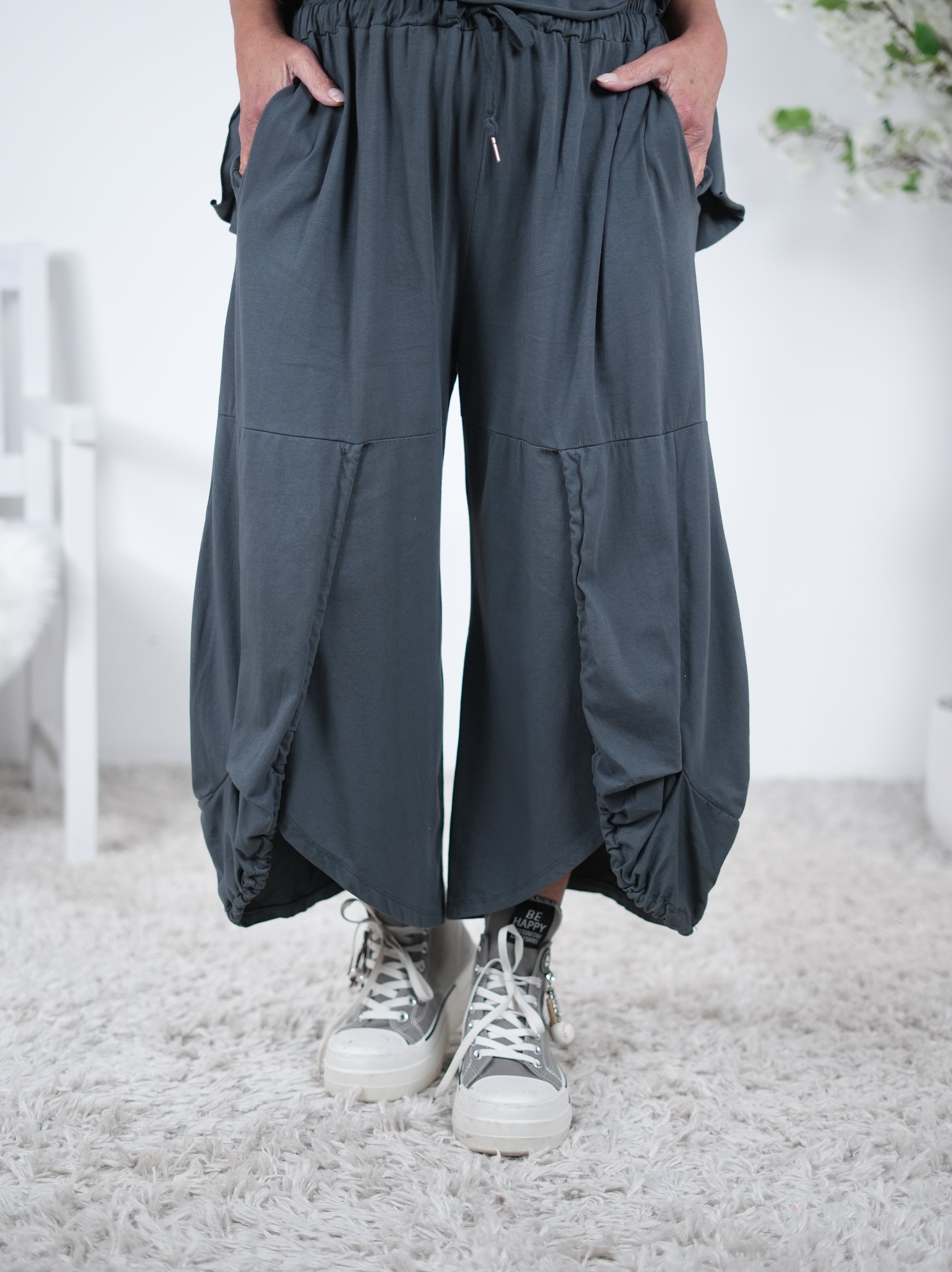 Weite Pants im ausgefallenen Schnitt Einheitsgröße (ca Gr. 40-44 46) Anthrazit