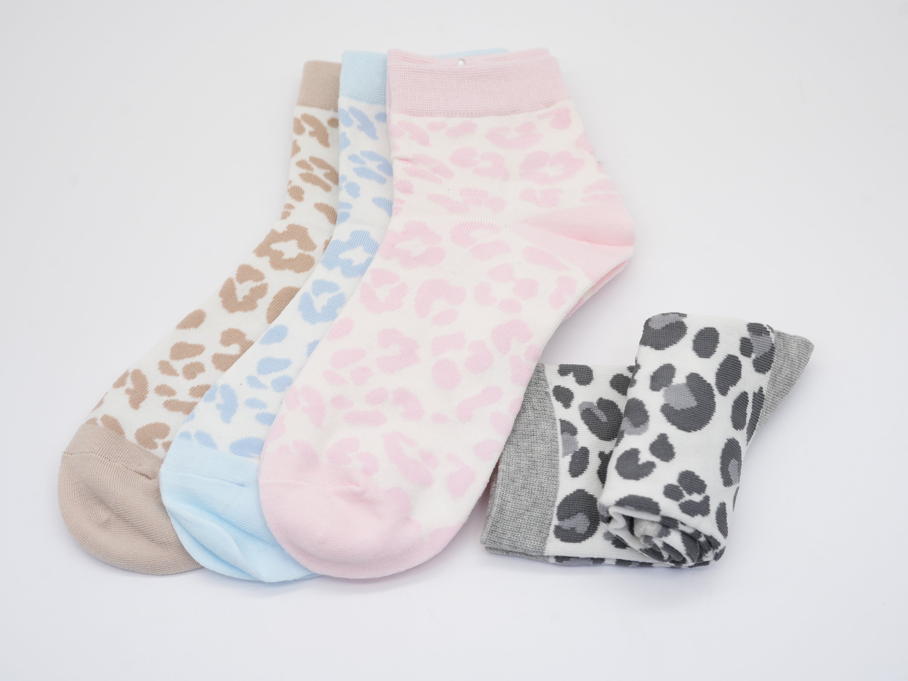 Socken im Leo Design