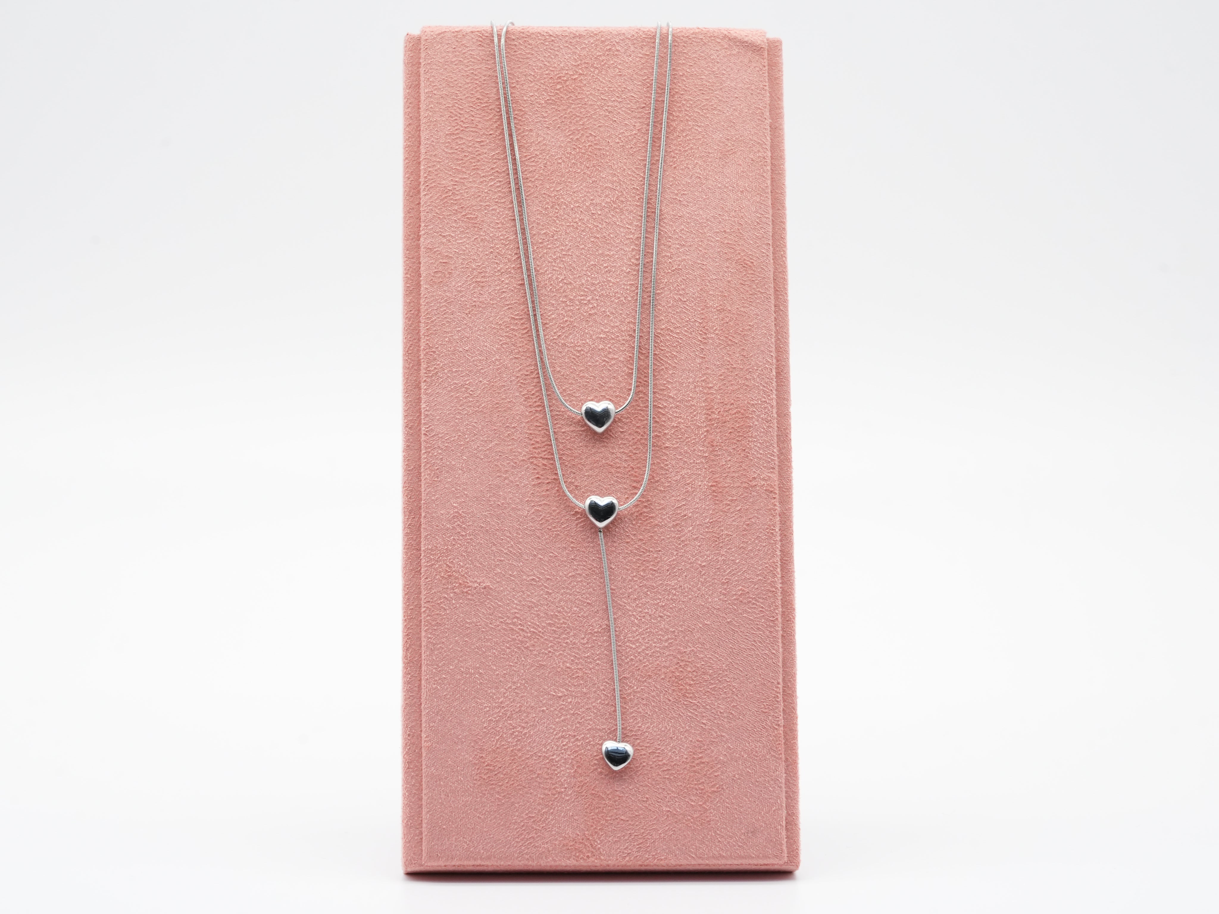 Edelstahlhalskette mit Herzdetails