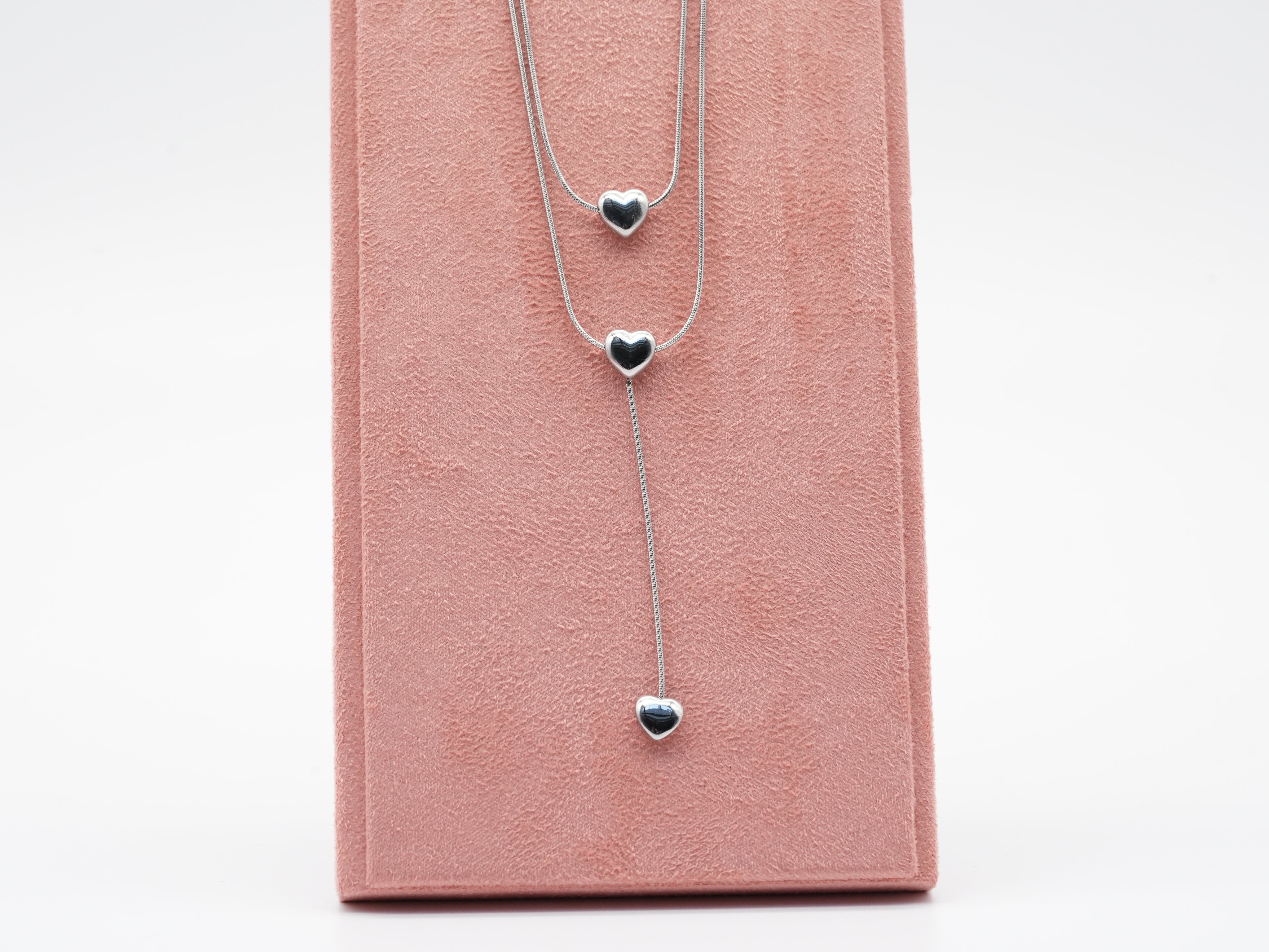Edelstahlhalskette mit Herzdetails