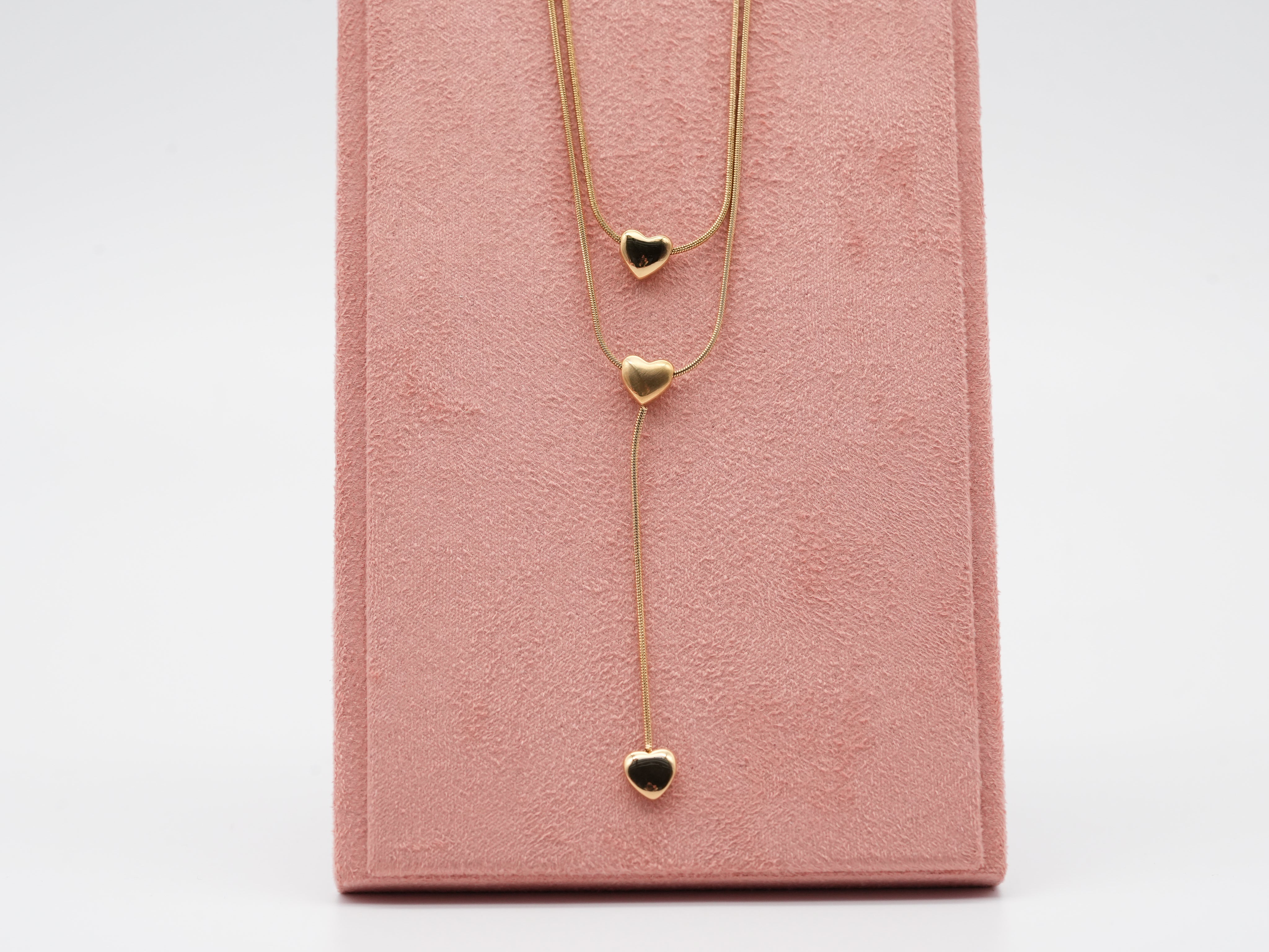 Edelstahlhalskette mit Herzdetails Gold