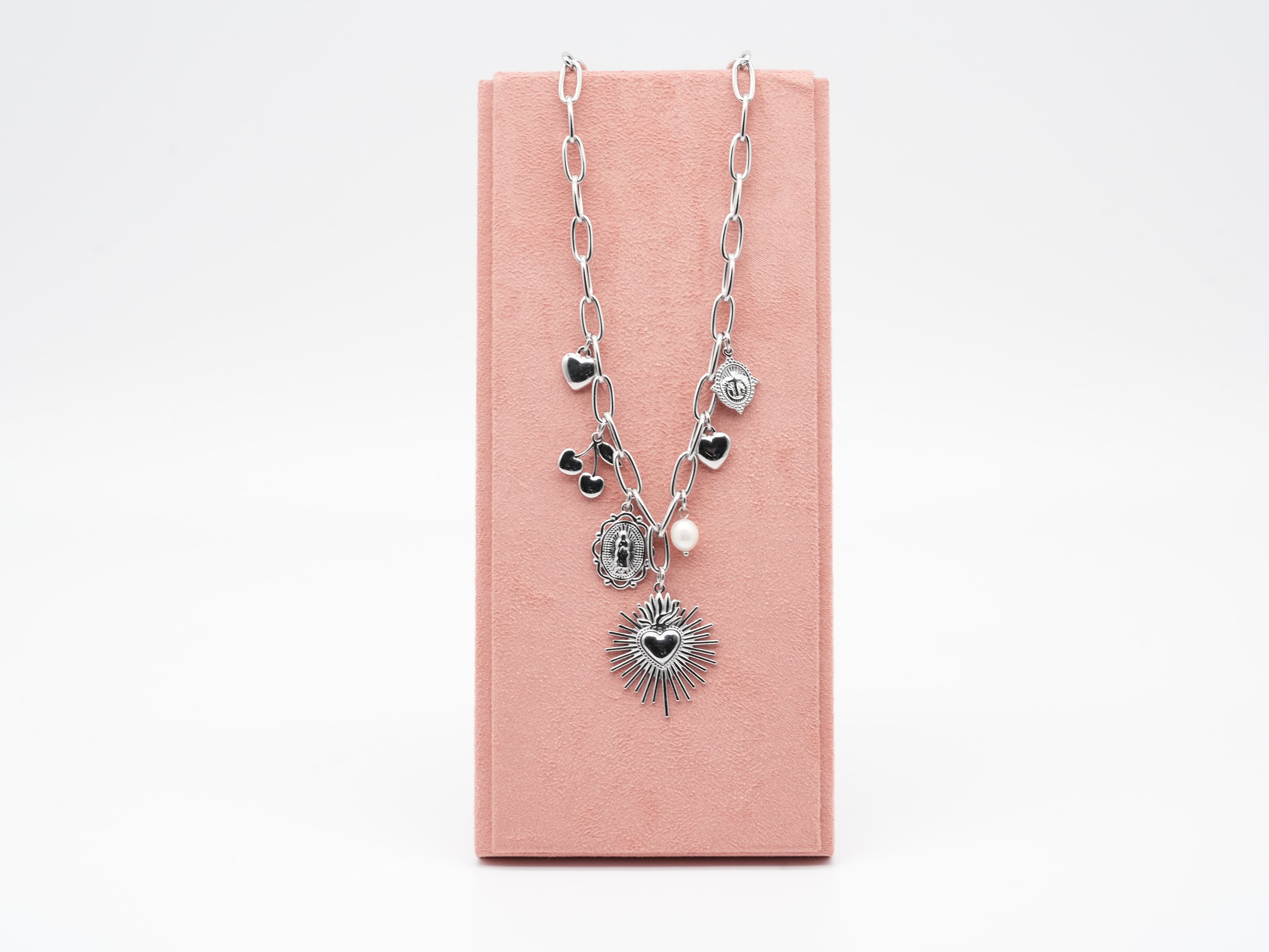 Edelstahlhalskette mit Herz-, Medaillon- & Perlenanhängern