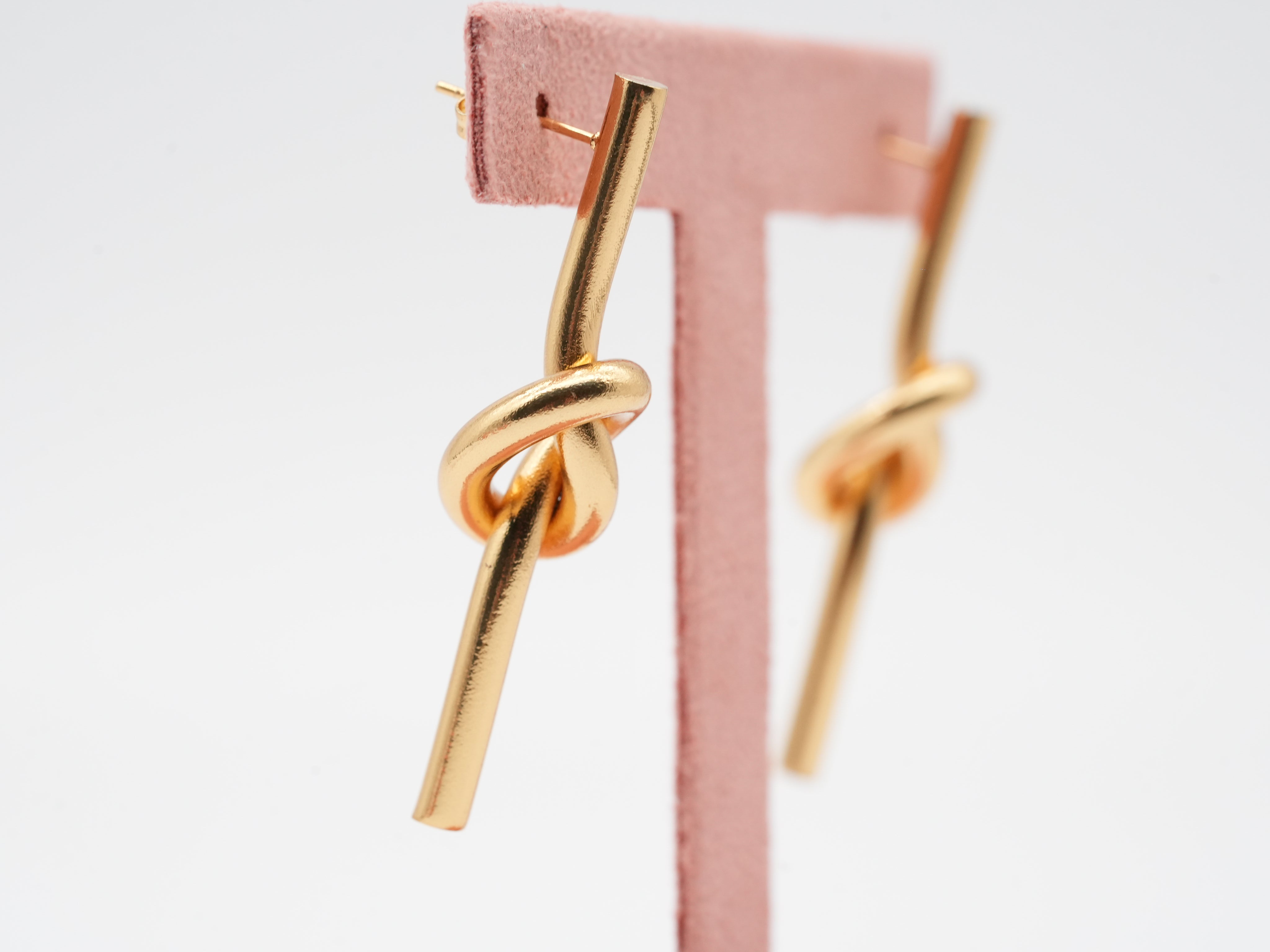 Edelstahlohrringe mit Knoten