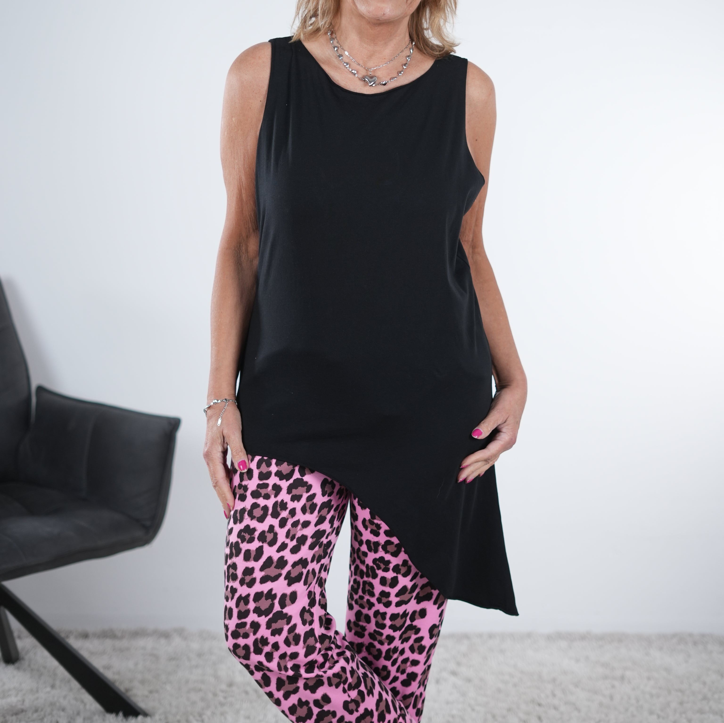 Basic Top im asymmetrischem Schnitt One Size (ca Größe 38-42 44) Schwarz