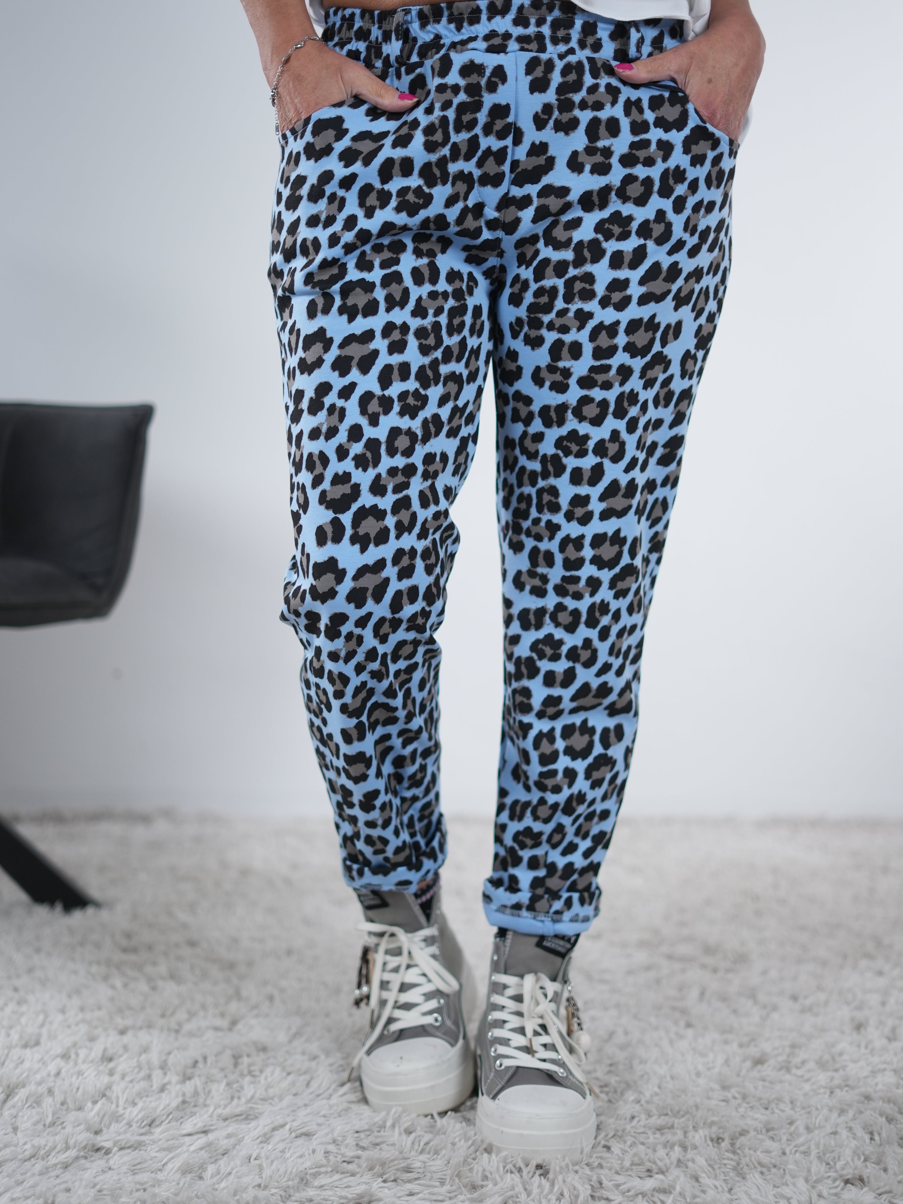 Weiche Jogpant im Leo Print One Size (ca Größe 38-42 44) Blau