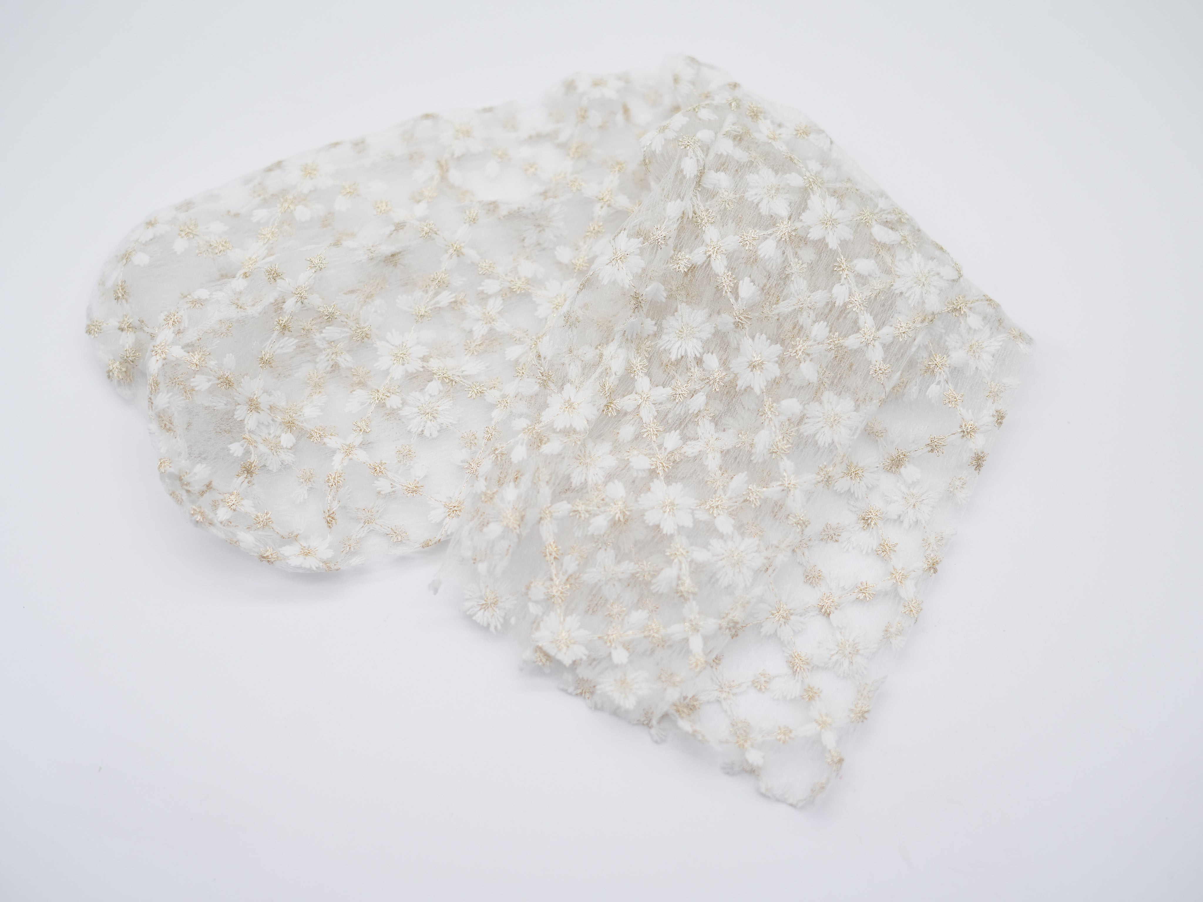 transparente Socken mit Stickerei