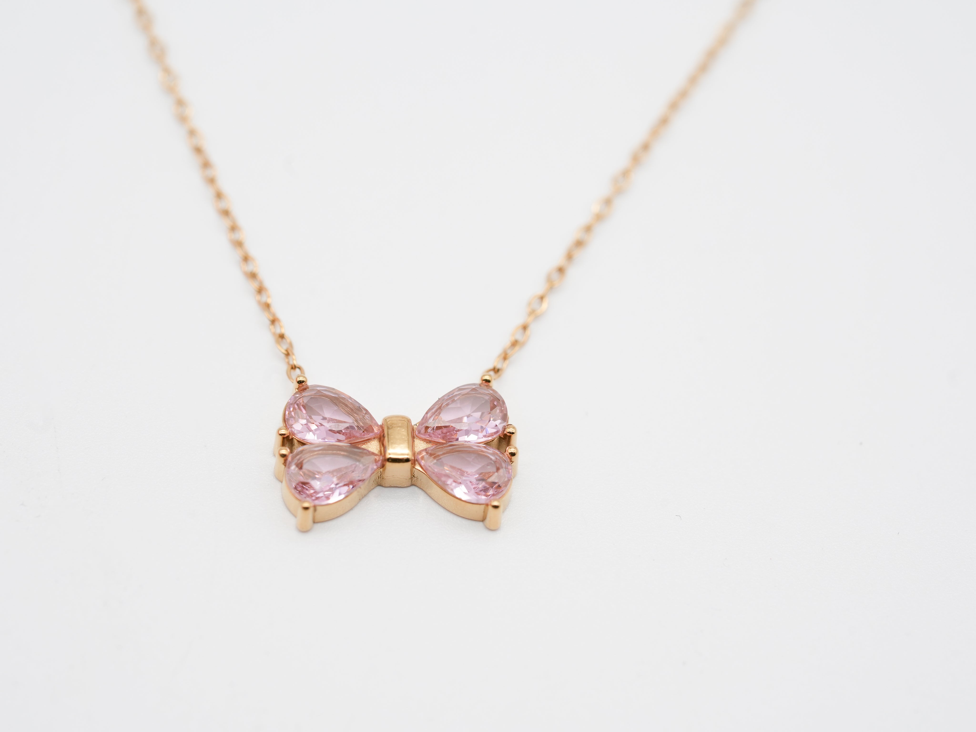 Edelstahl-Halskette mit Schleifenanhänger Rosa