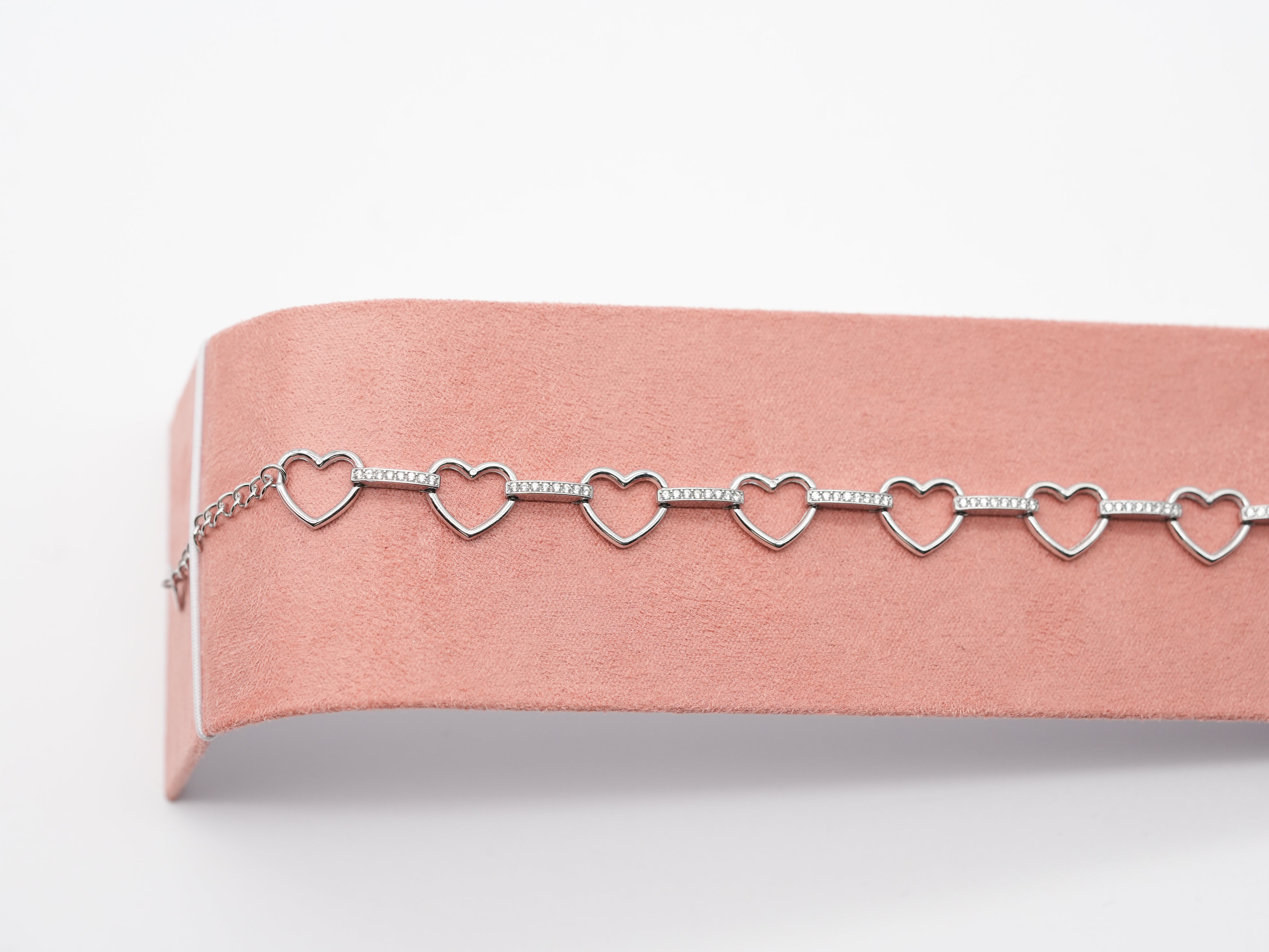 Edelstahlarmband mit Herzmotiven