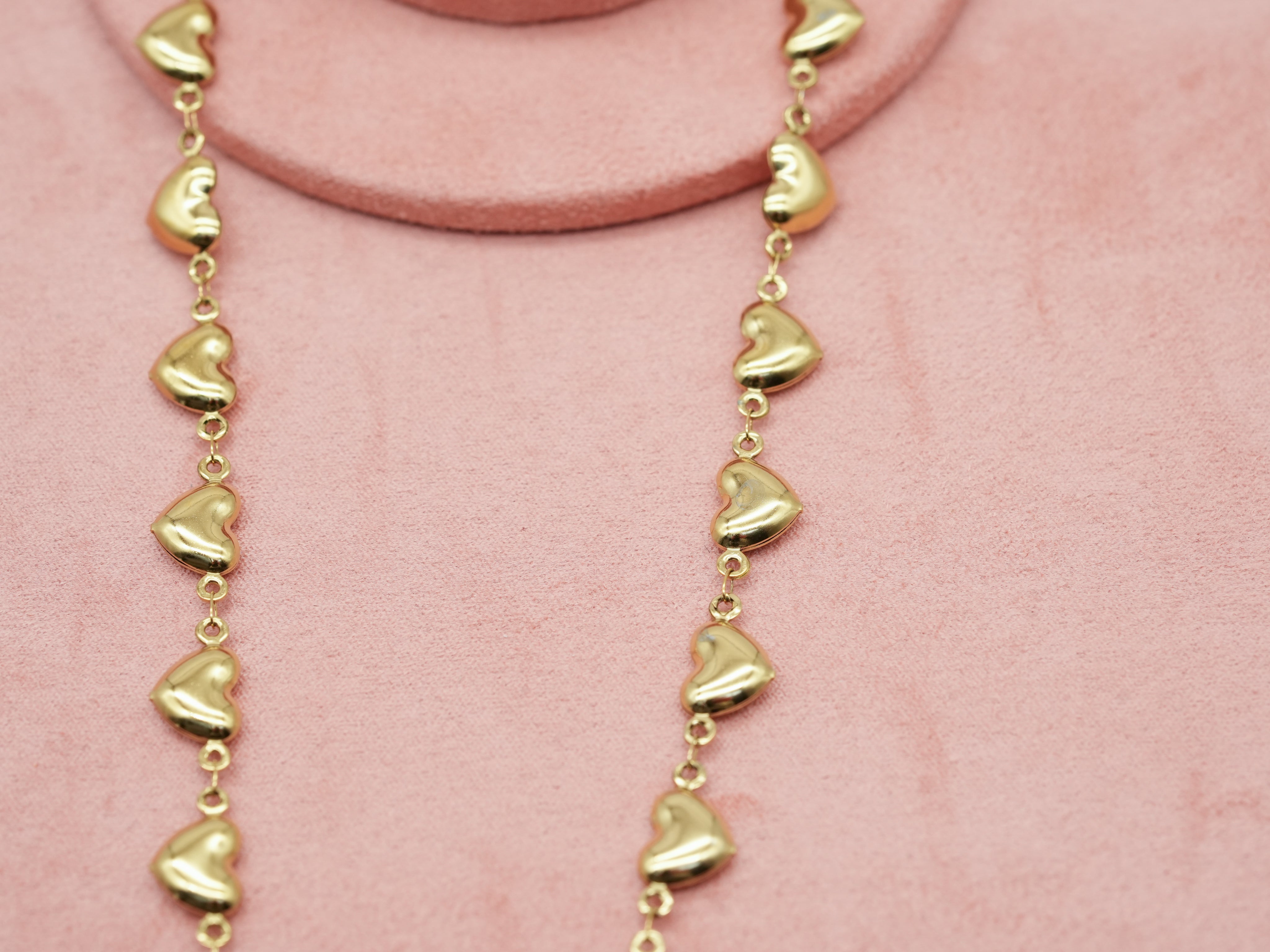 Niedliche Edelstahl-Kette mit kleinen Herzen