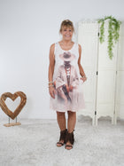 T-Shirt Kleid mit breiten Trägern und auffälligem Motiv