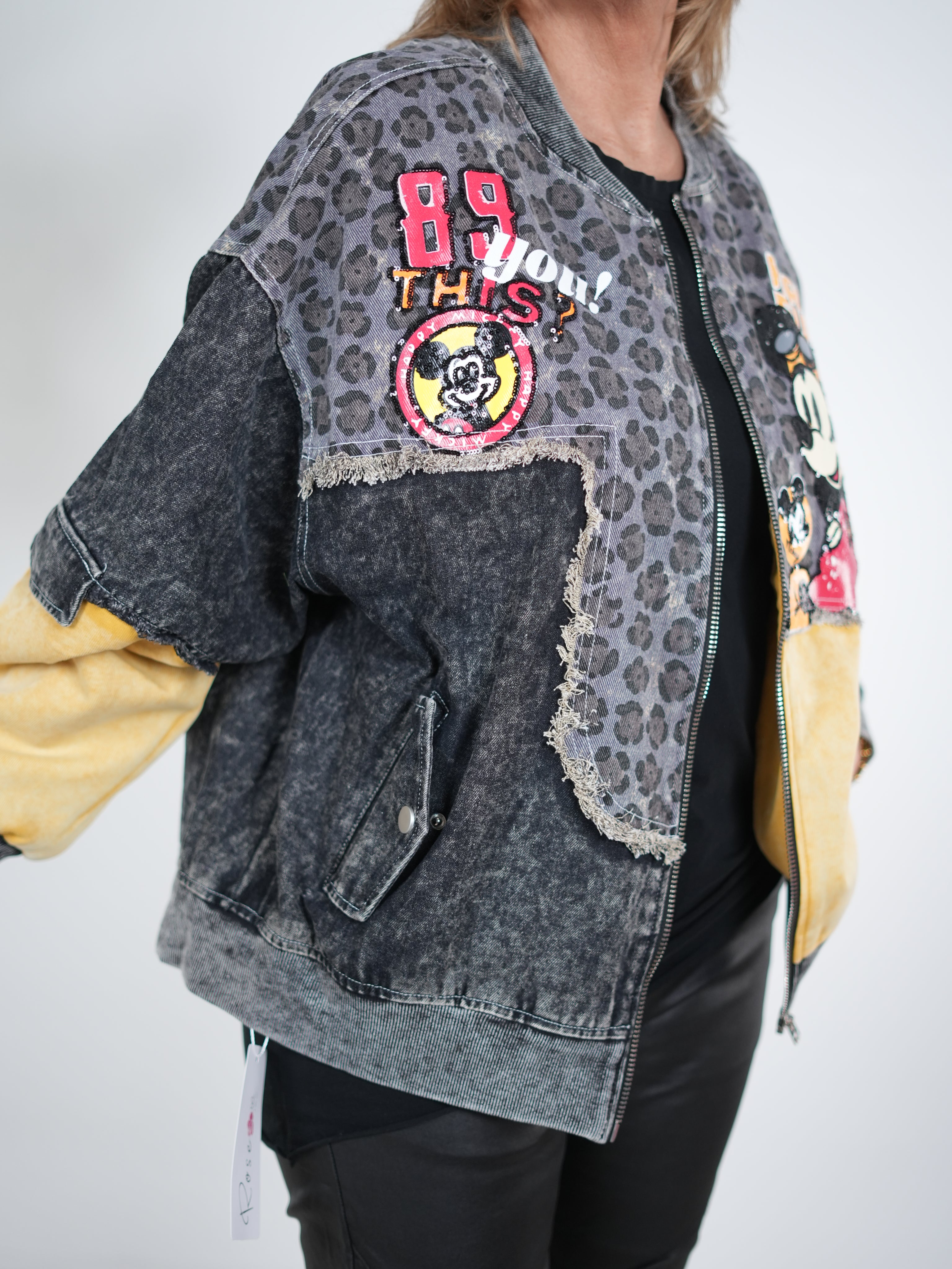 Ausgefallene Jacke im College Stil mit Comic Motiv