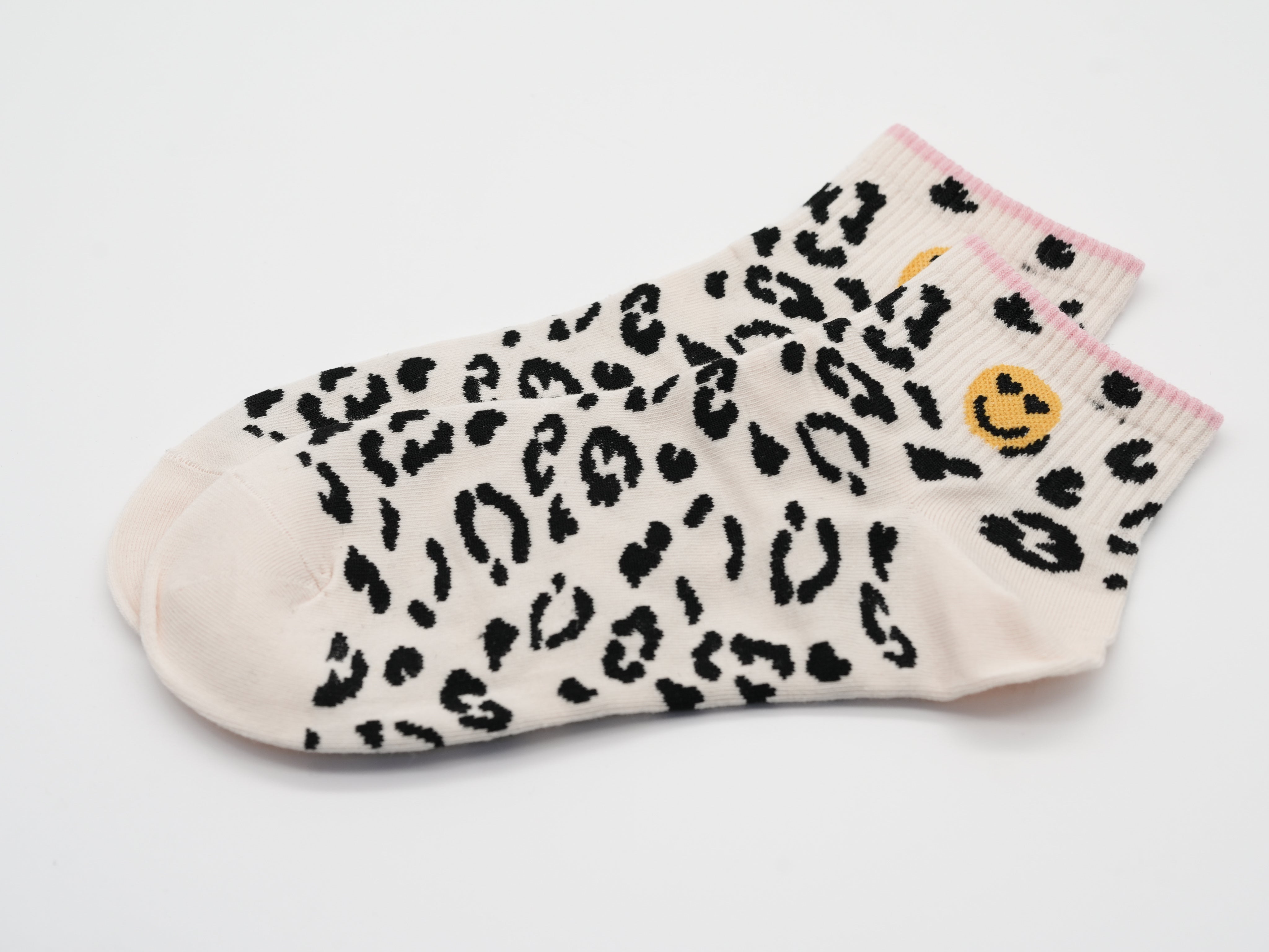 Kurze Socken im Leo Design mit Smiley