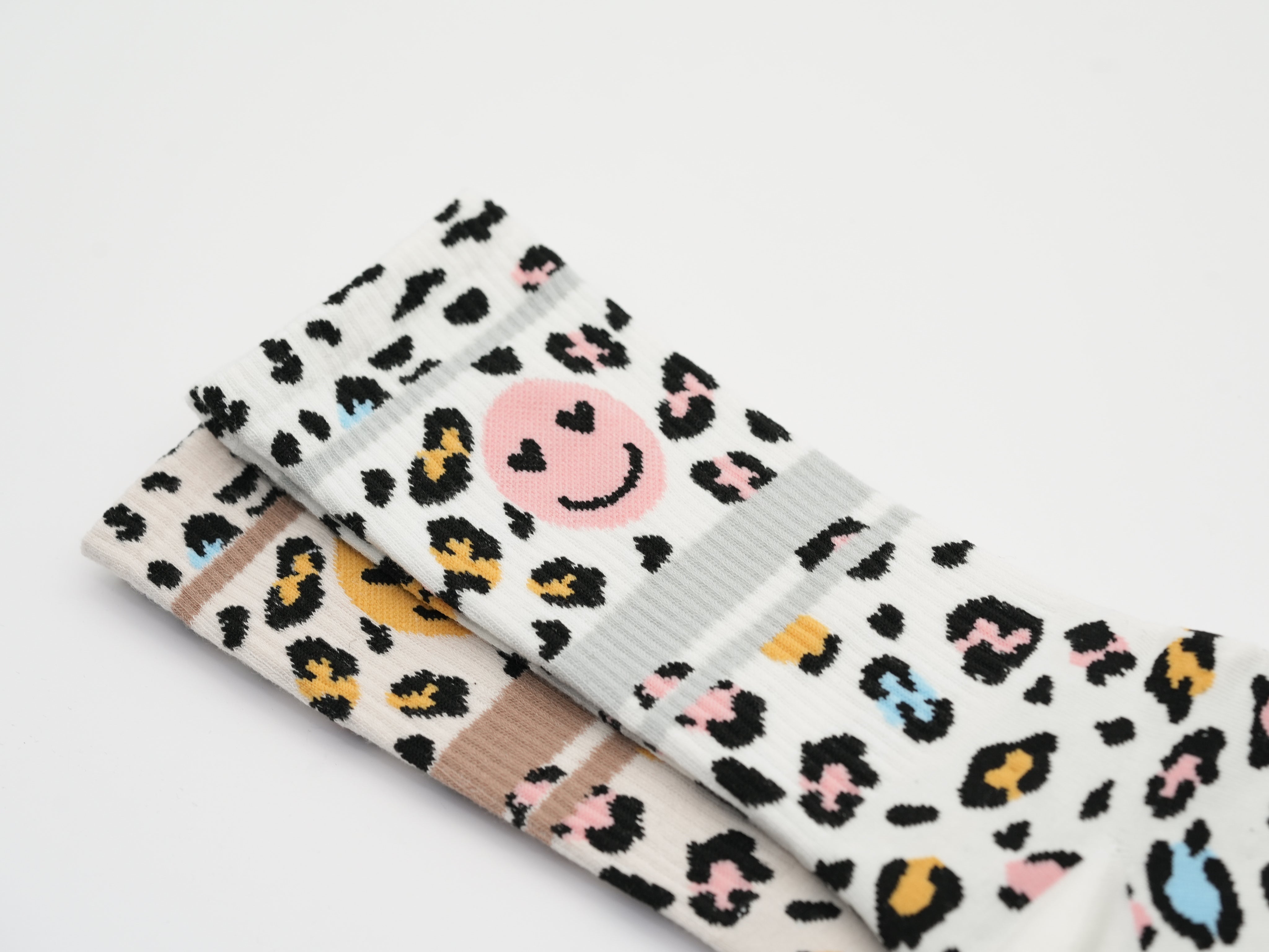 Socken im Leo Look mit Smiley Motiv