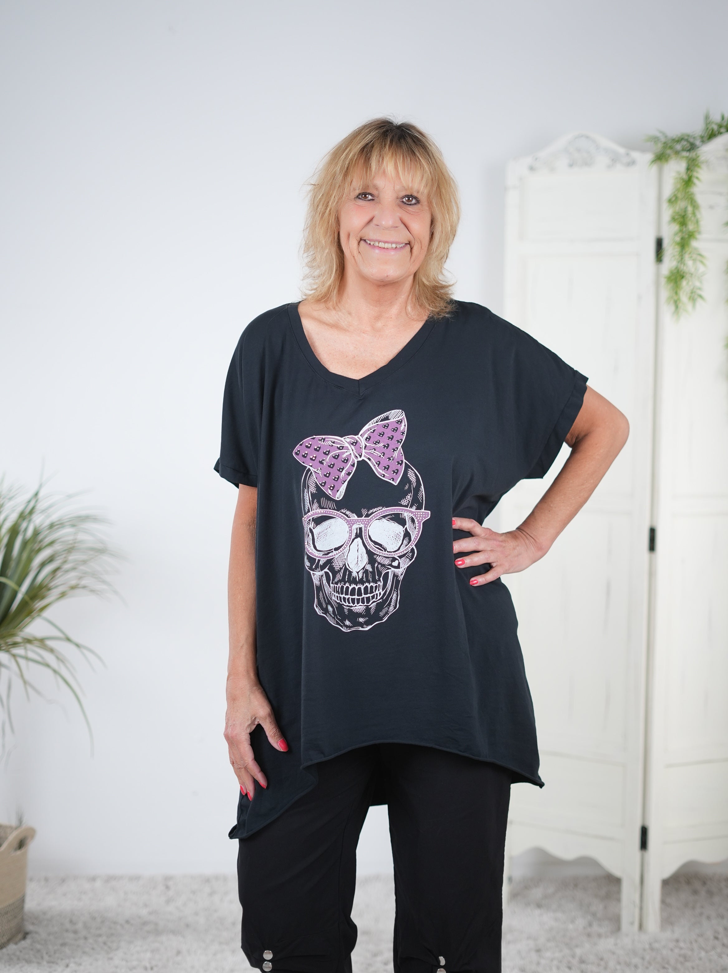 oversize Shirt mit Skull Print und Strasssteinen Schwarz