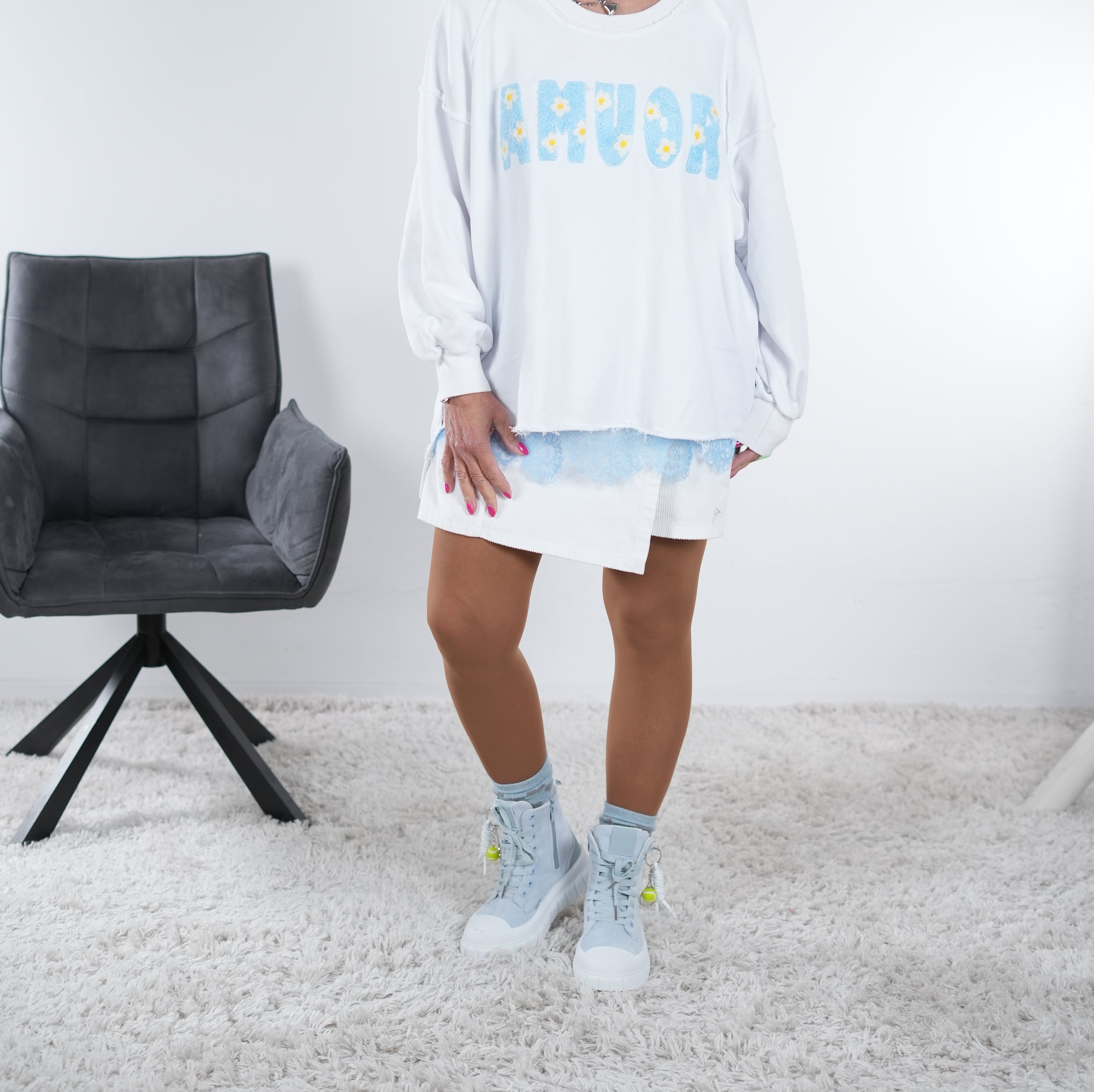 oversized Sweaty mit "Amour" Schriftzug
