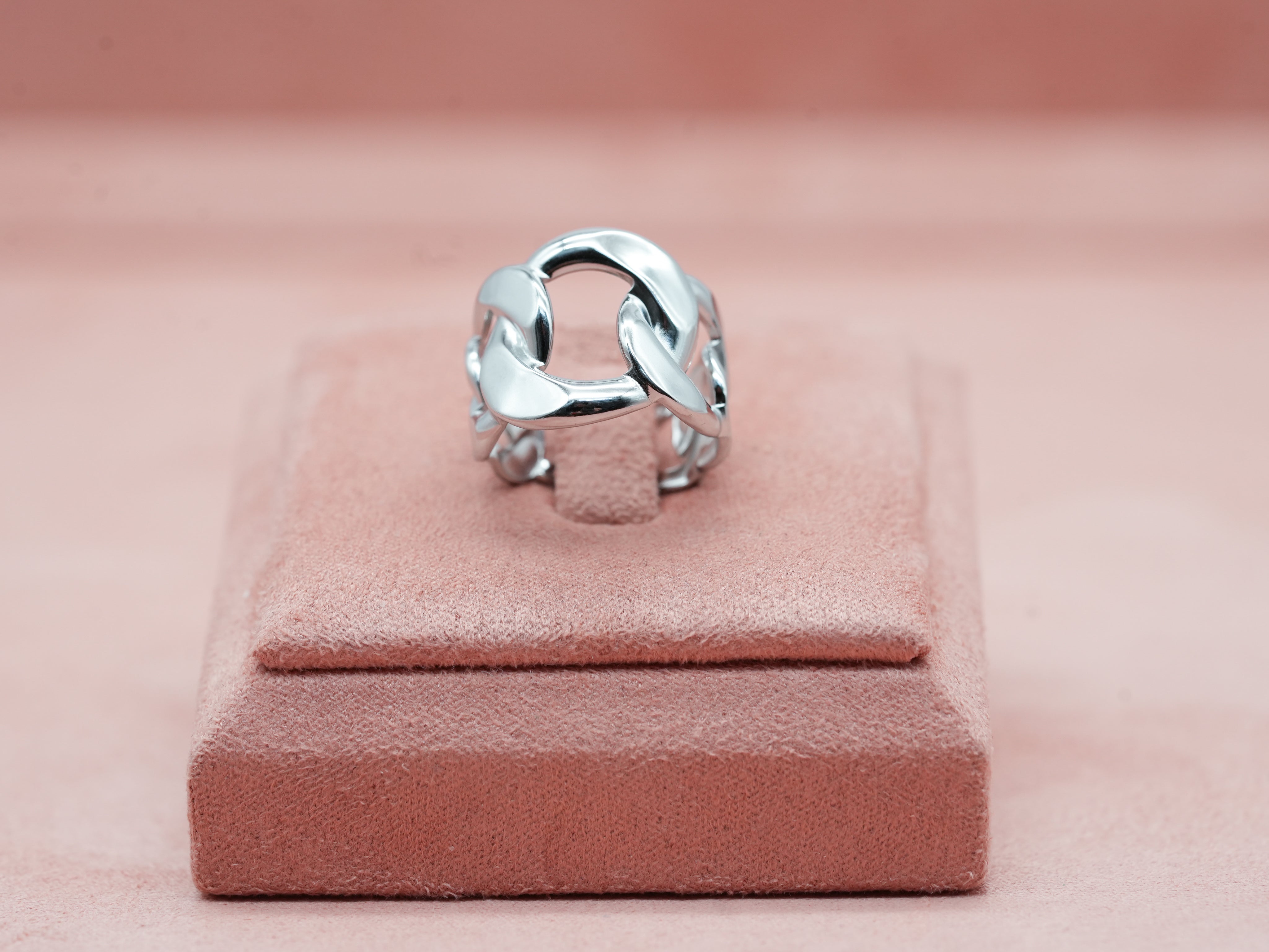 Silberner Ring im "Ketten" Design