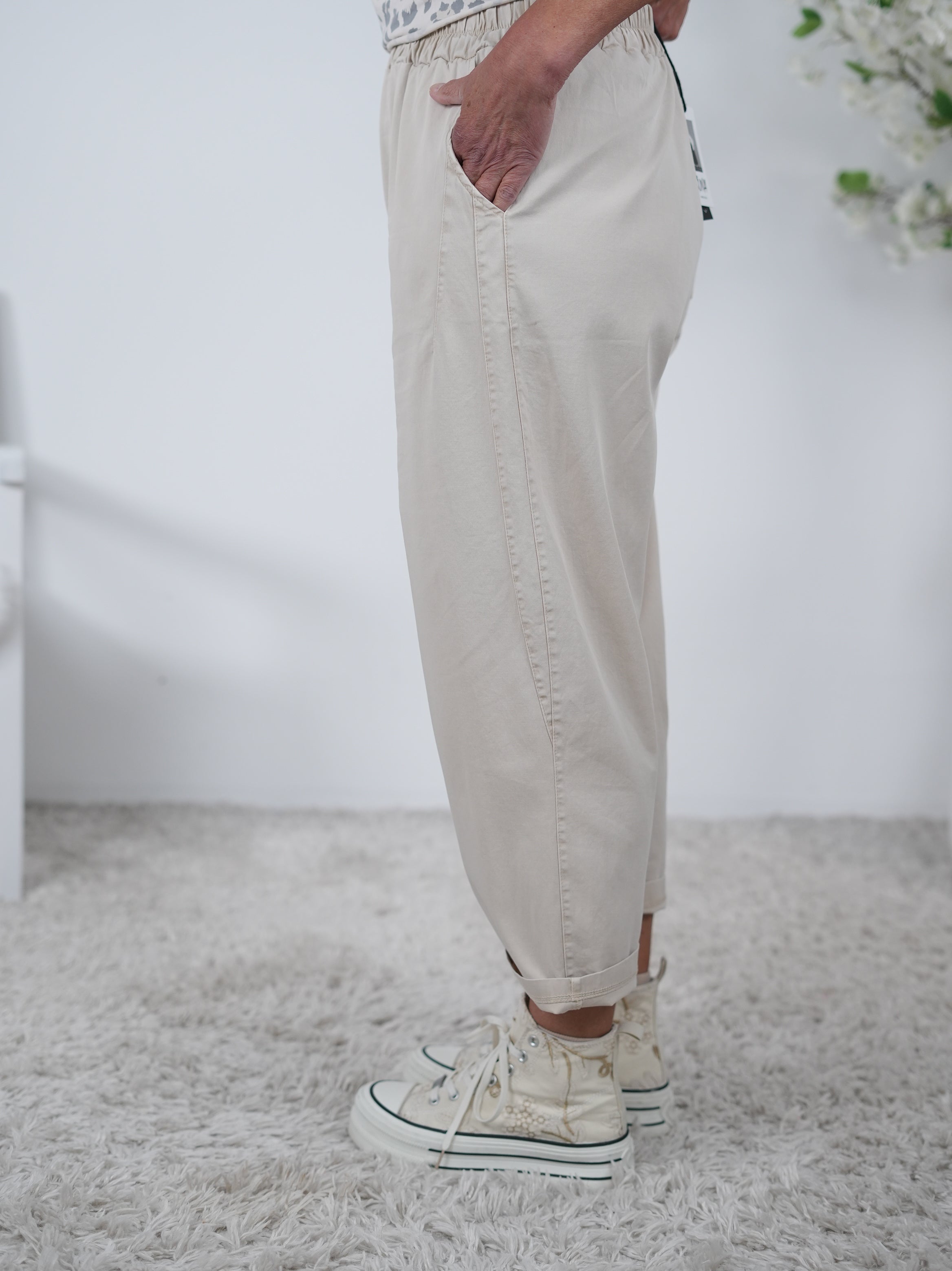 Weite Bottle Pants mit Gummizug