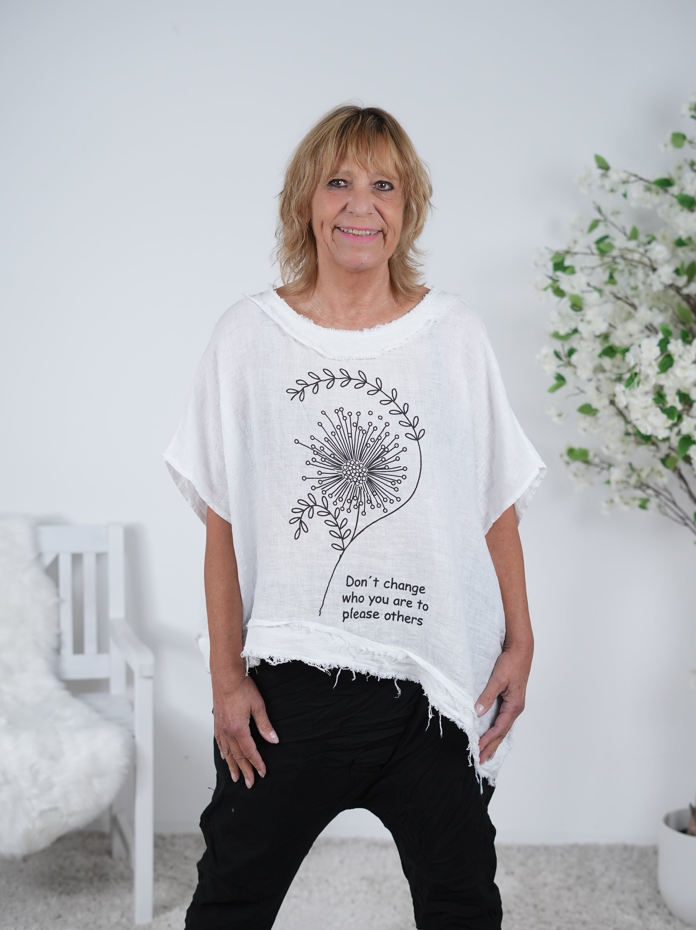 Asymmetrisch geschnittenes Leinen Shirt mit Fransen am Abschluss Einheitsgröße (ca Gr. 40 "oversize"-44) Weiß