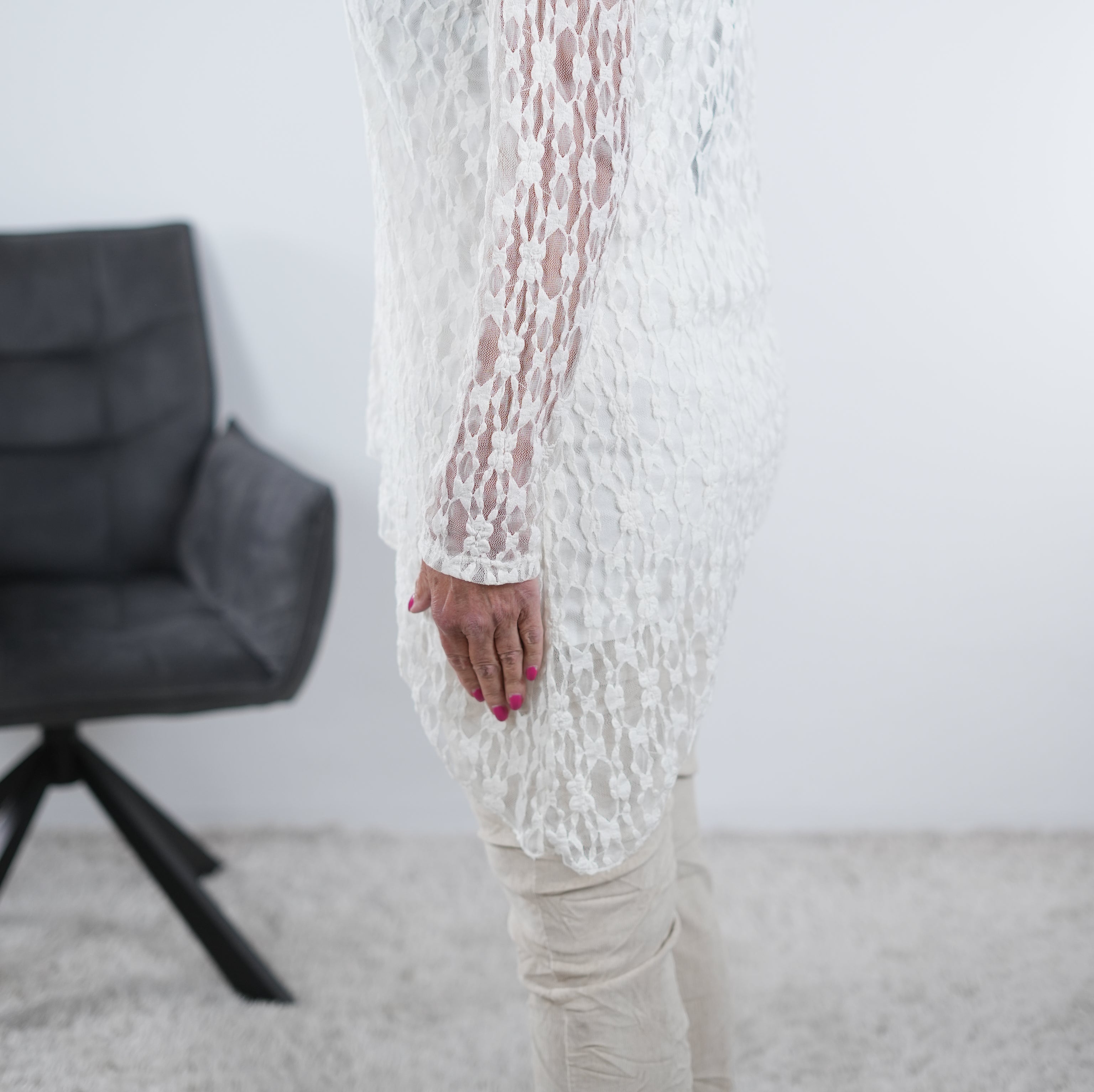 Asymmetrisch geschnittenes Unterzieh Top aus Spitze