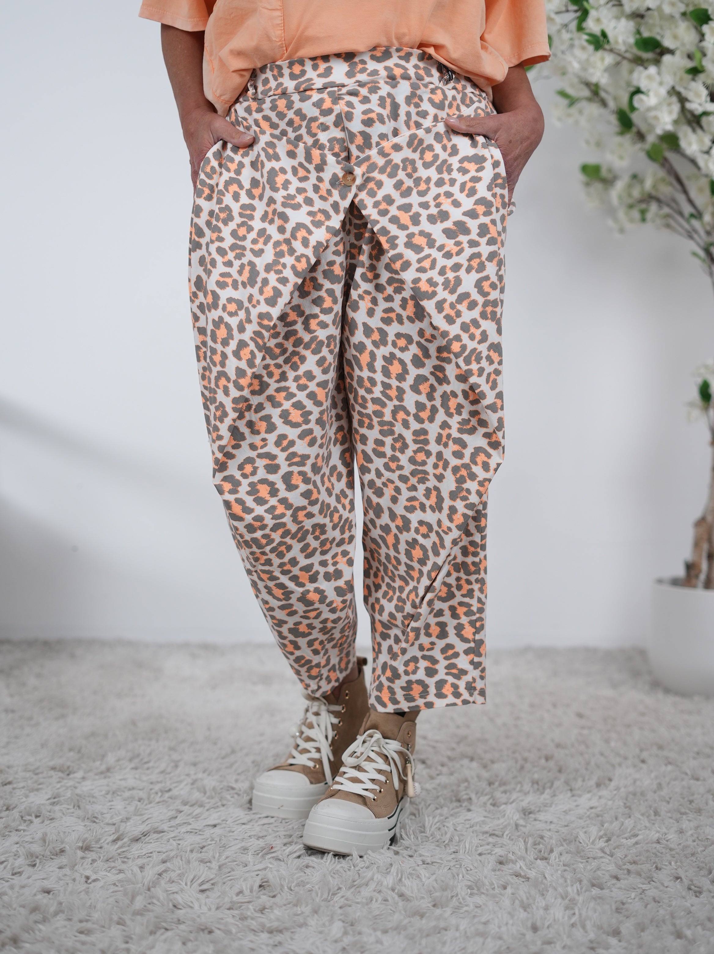 ausgefallene Baggy im Leo Look Einheitsgröße (ca Gr. 38-44 46) Neon Orange