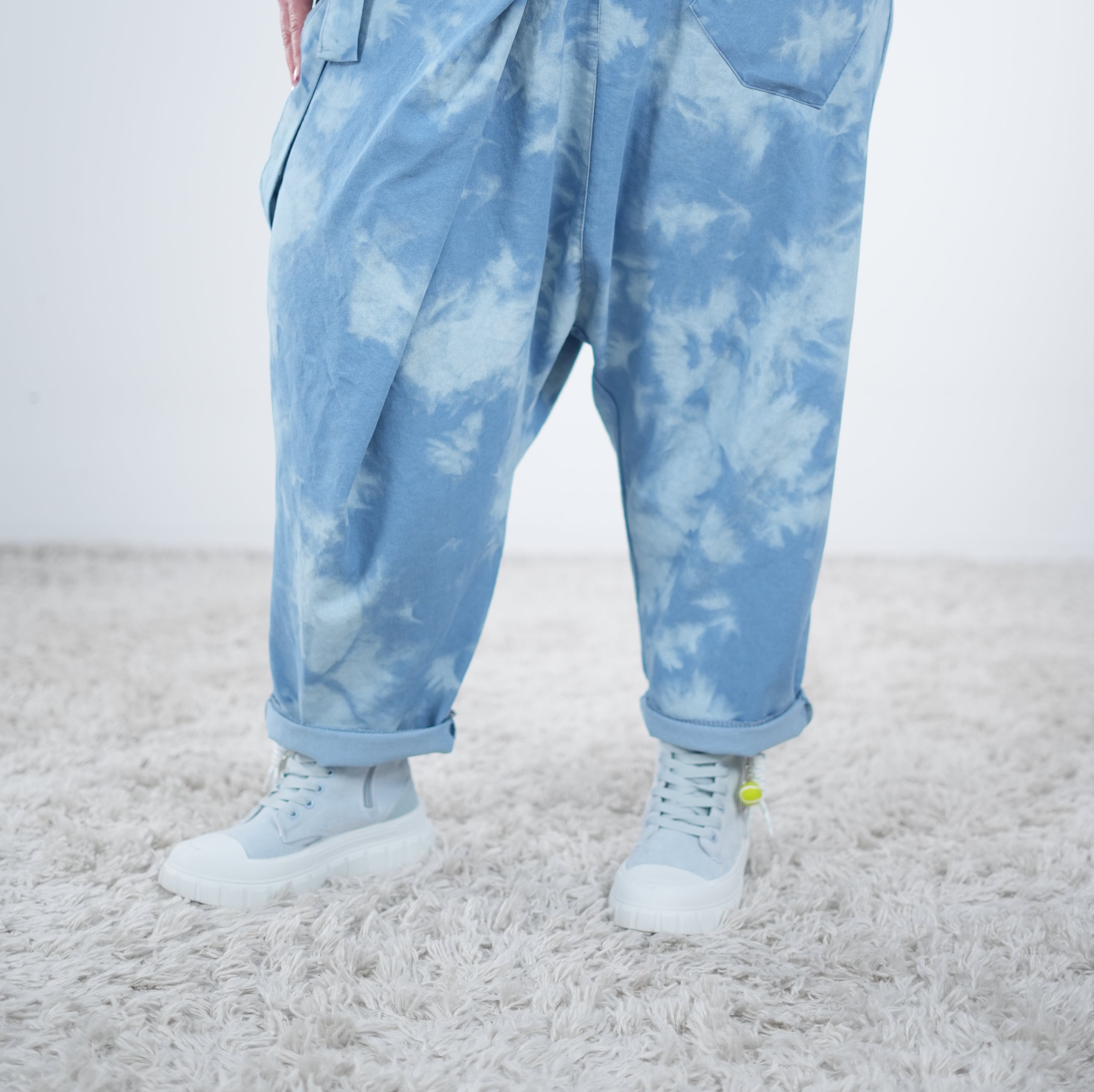ausgefallene Haremshose im Batik Look