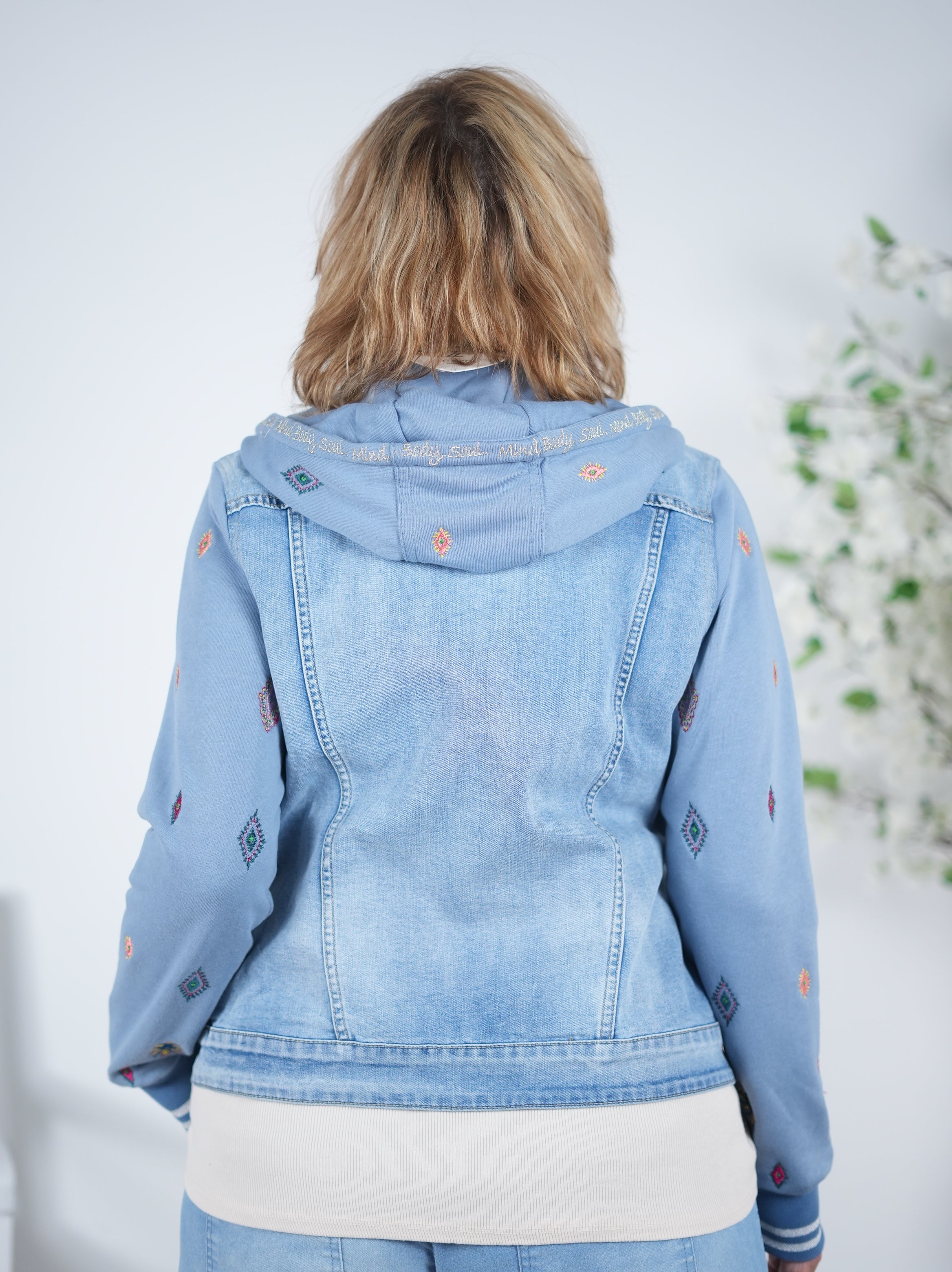 ausgefallene Jeans Jacke mit Sweaty Ärmeln