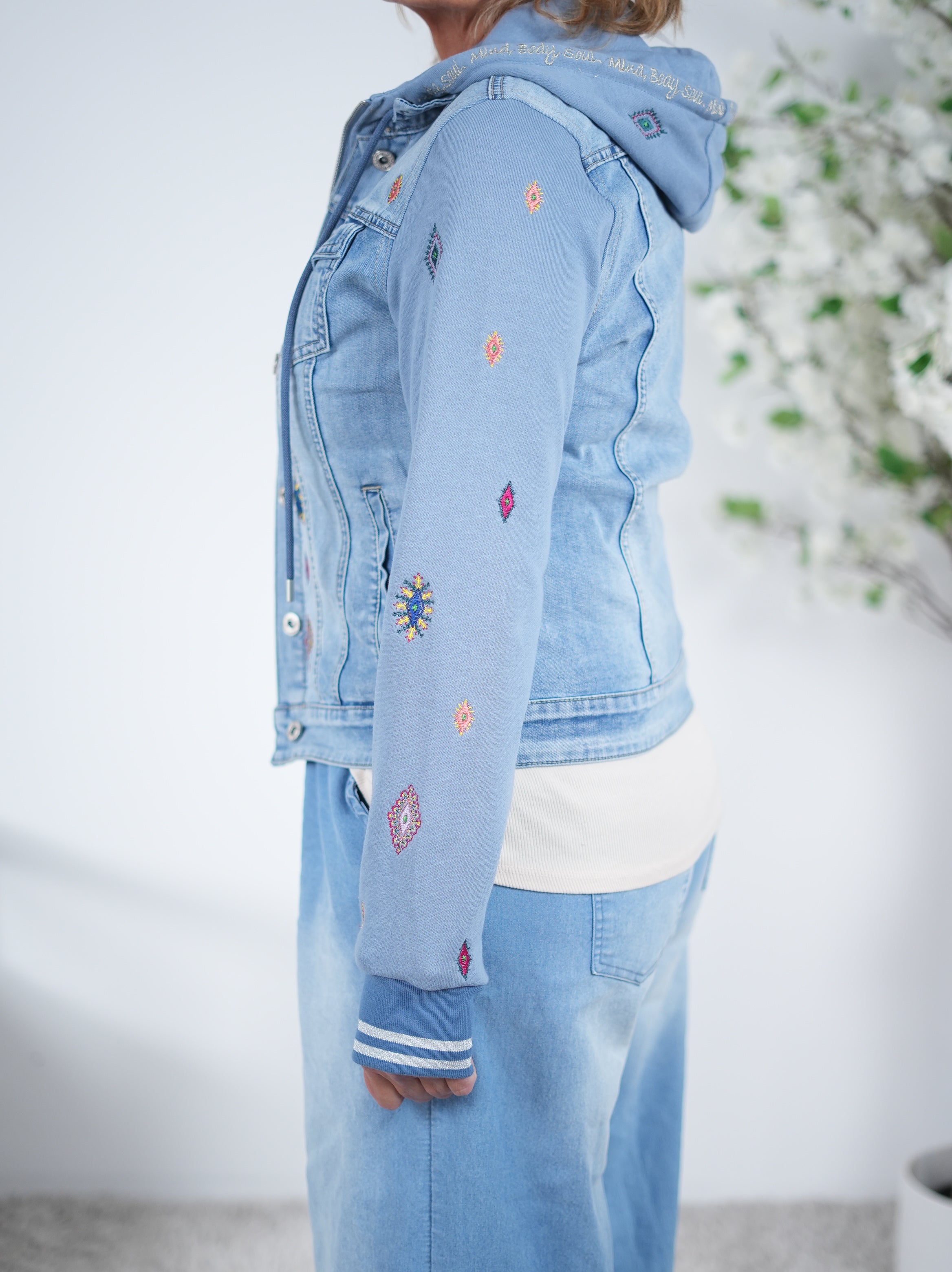 ausgefallene Jeans Jacke mit Sweaty Ärmeln