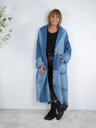 Ausgefallener Jeans Mantel mit fransigen Nähten