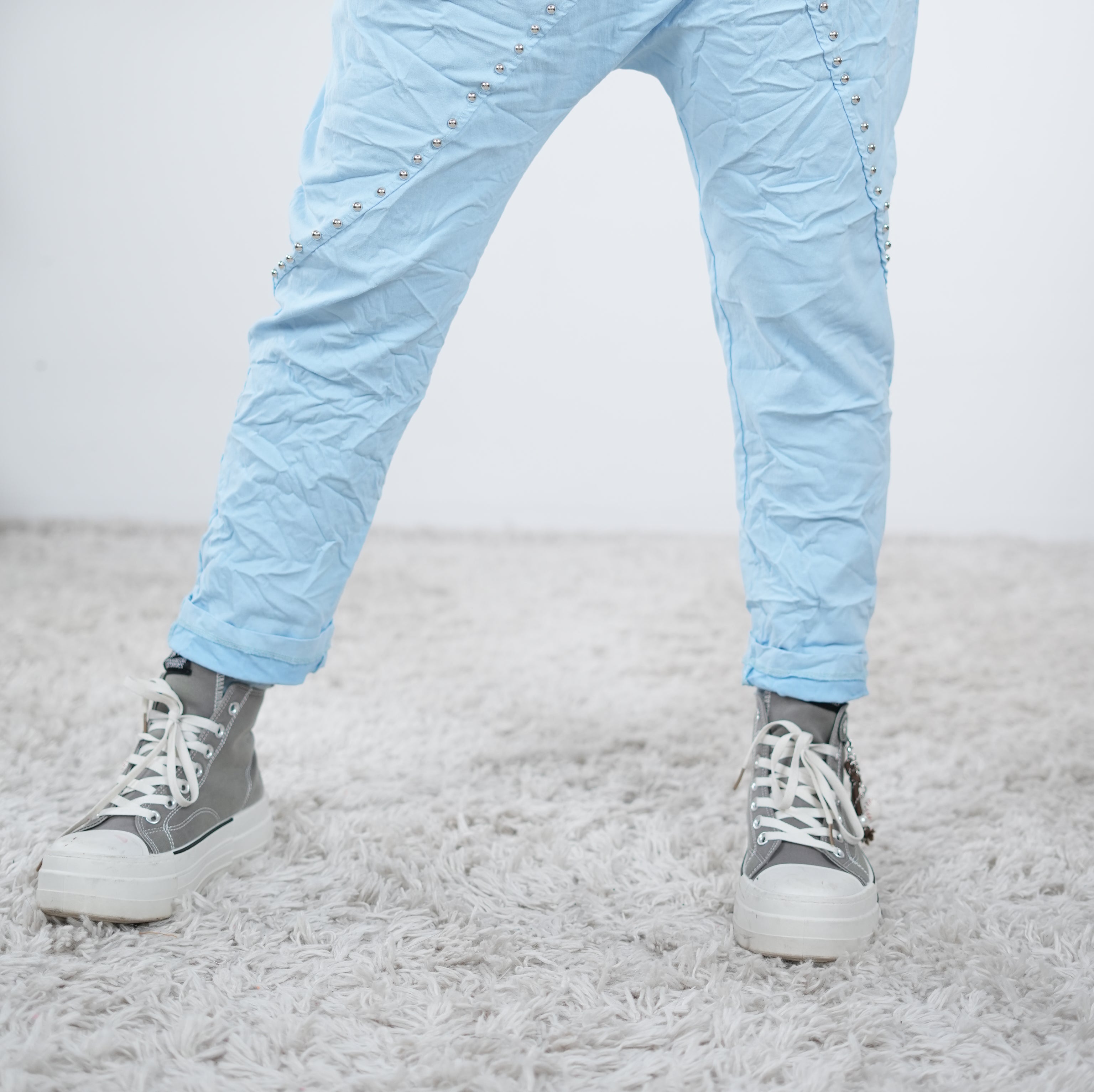 Baggy mit Nieten verziert One Size (ca Gr. 40-44) Blau
