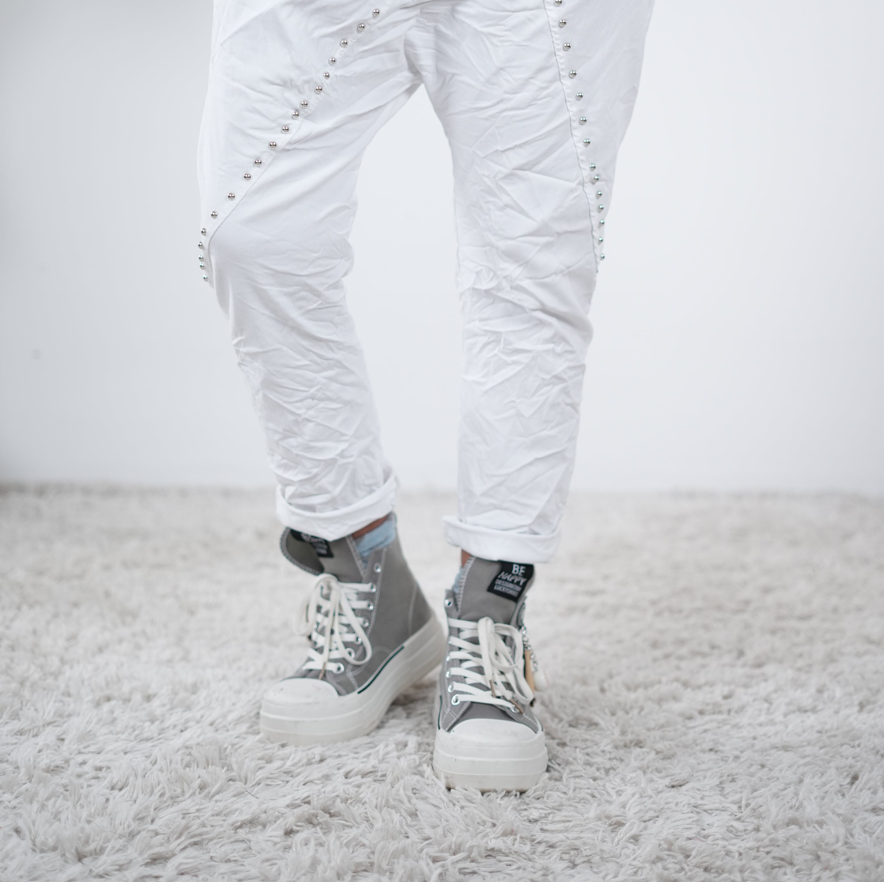 Baggy mit Nieten verziert One Size (ca Gr. 40-44) Weiß
