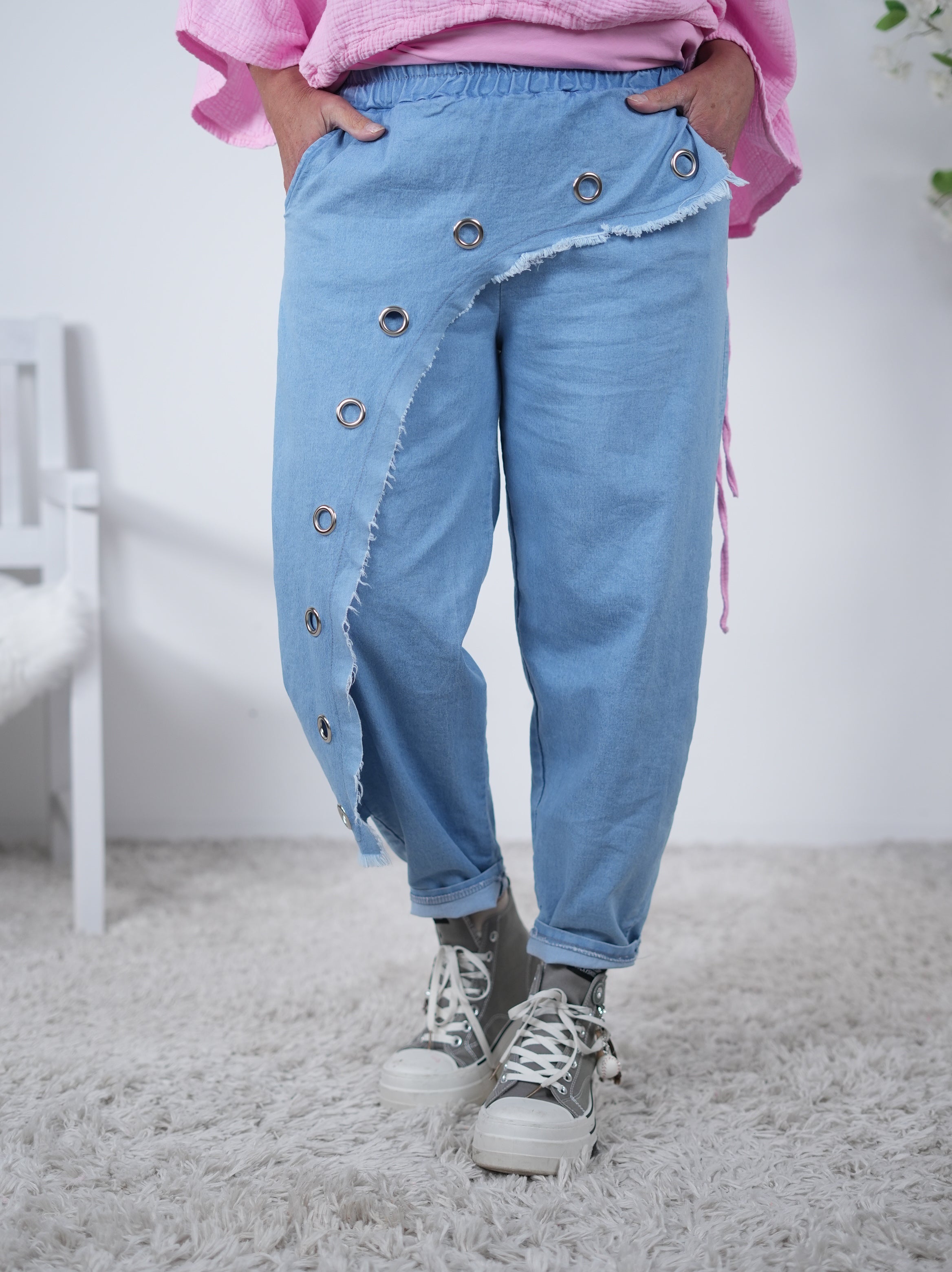 Baggy mit Ösen in Blau