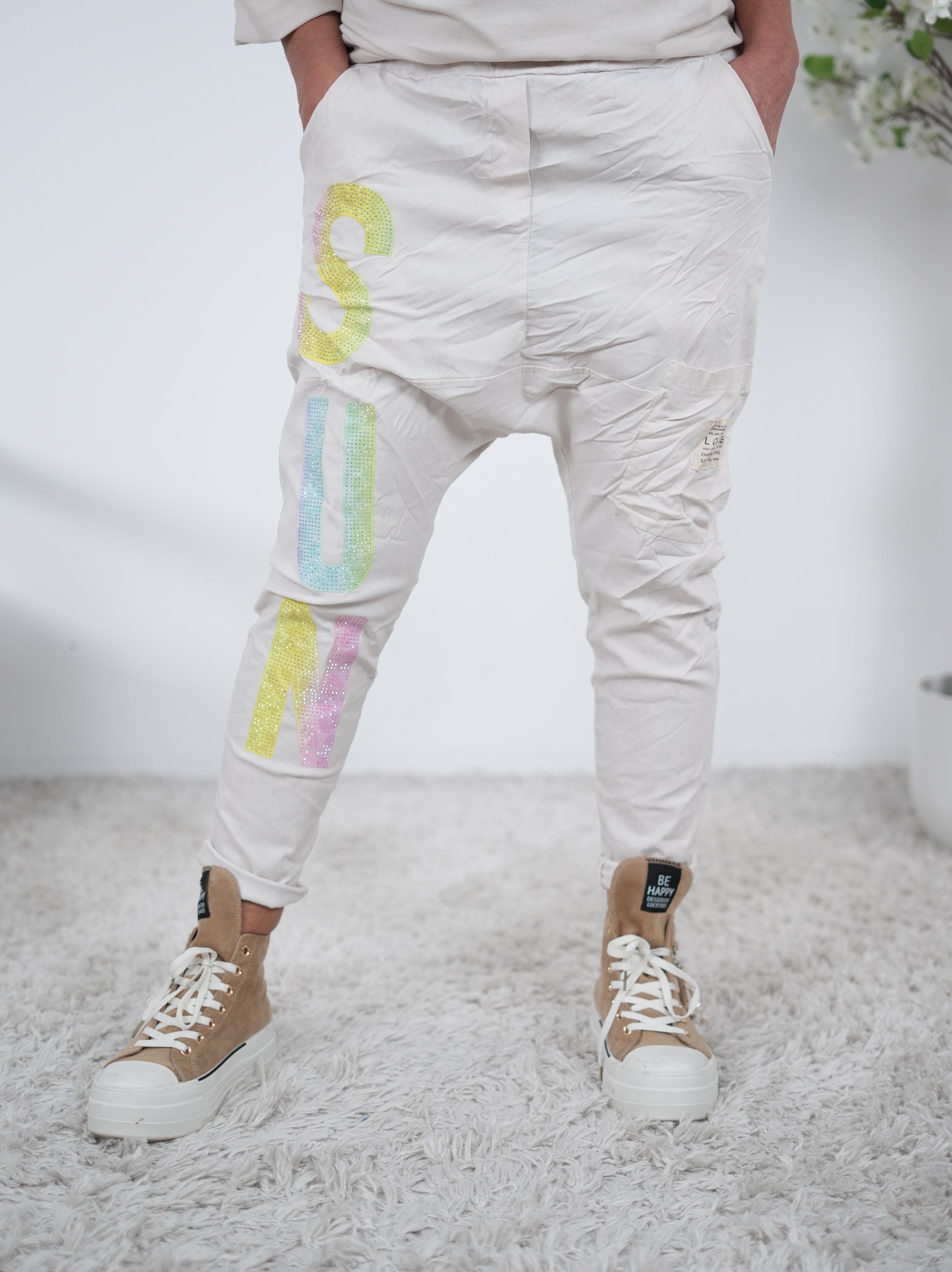 Baggy mit "Sun" Schriftzug