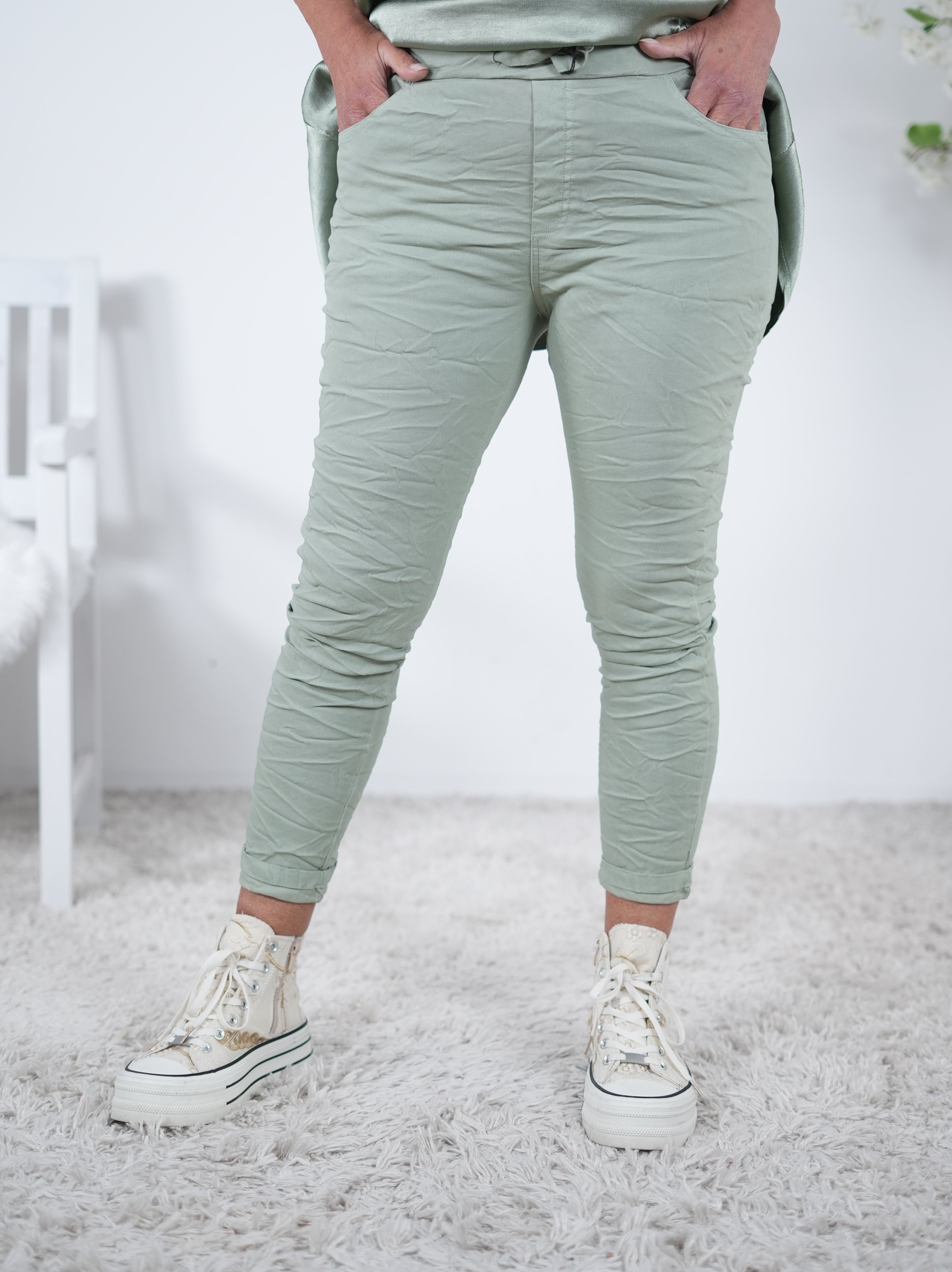 Basic Jogpant in verschiedenen Farben Einheitsgröße (ca Gr. 38-42 44) Olive