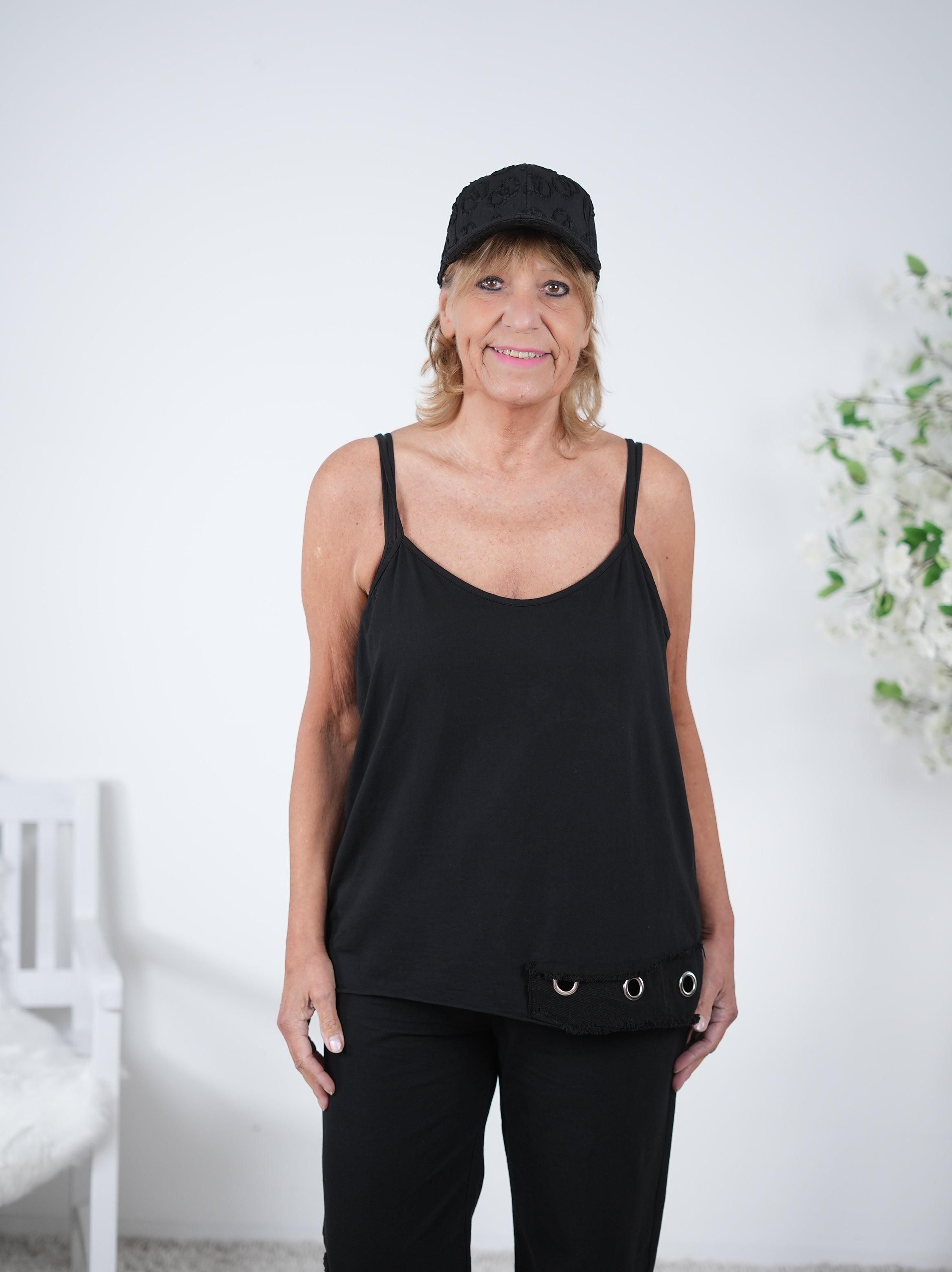 Basic Top mit Ösen Einheitsgröße (ca Gr. 38 "oversize"-42) Schwarz