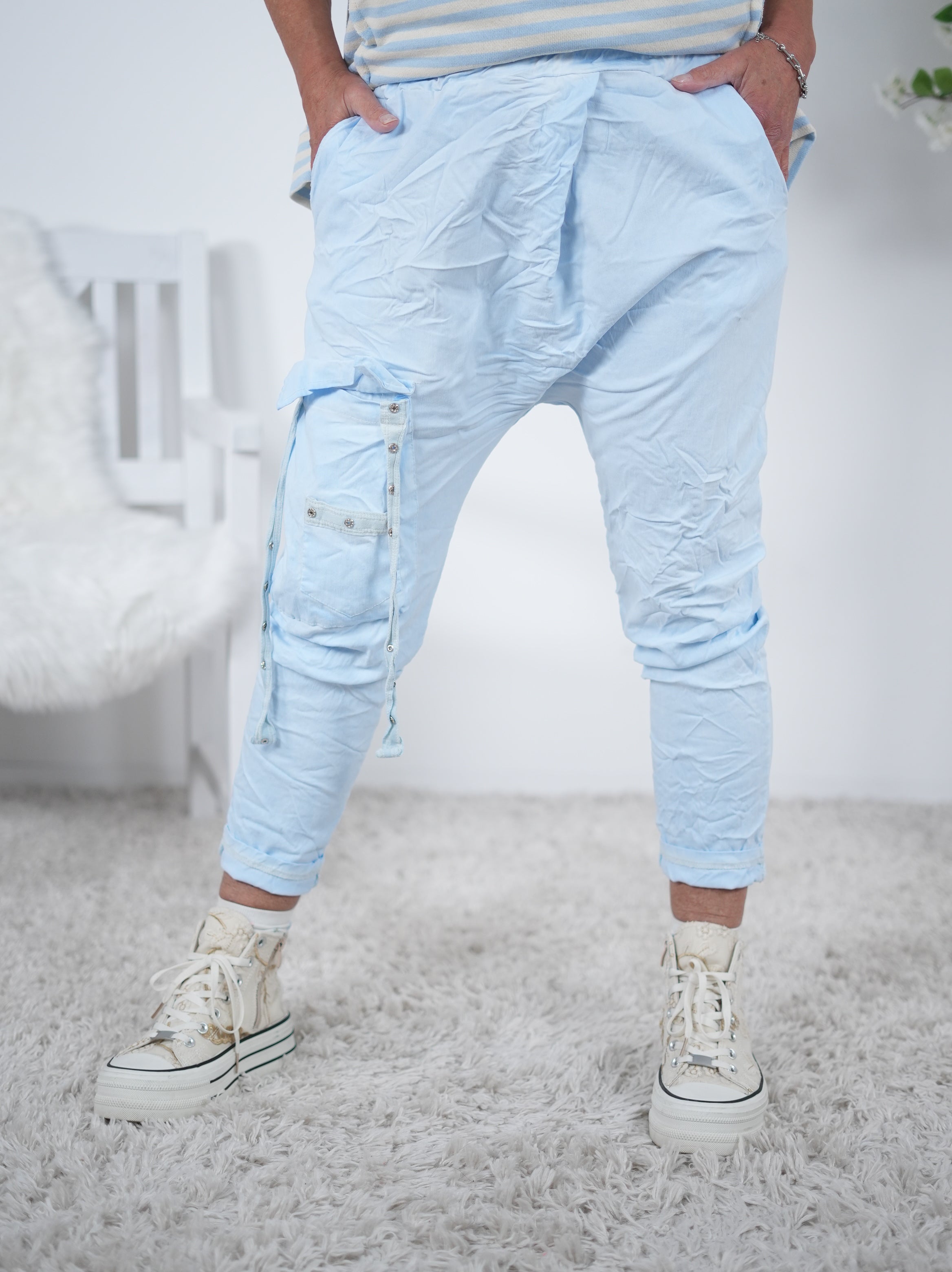 Bequeme Baggy mit aufgesetzter Tasche One Size (ca Gr. 40-44) Blau