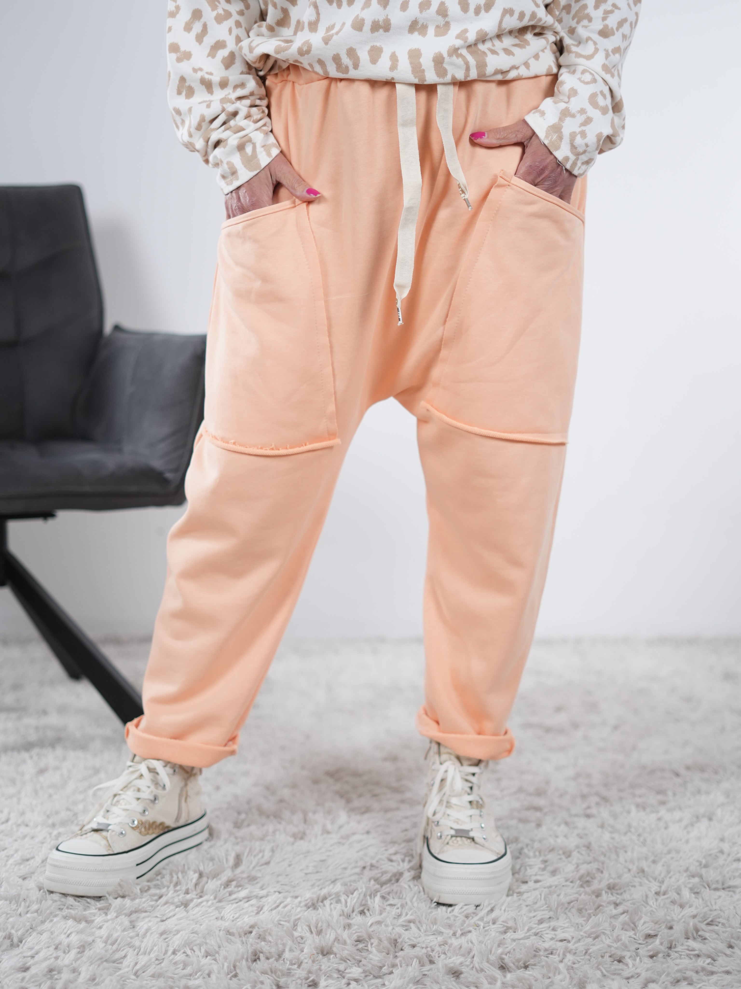 bequeme Baggy mit großen aufgesetzten Taschen One Size (ca Größe 40-44) Apricot
