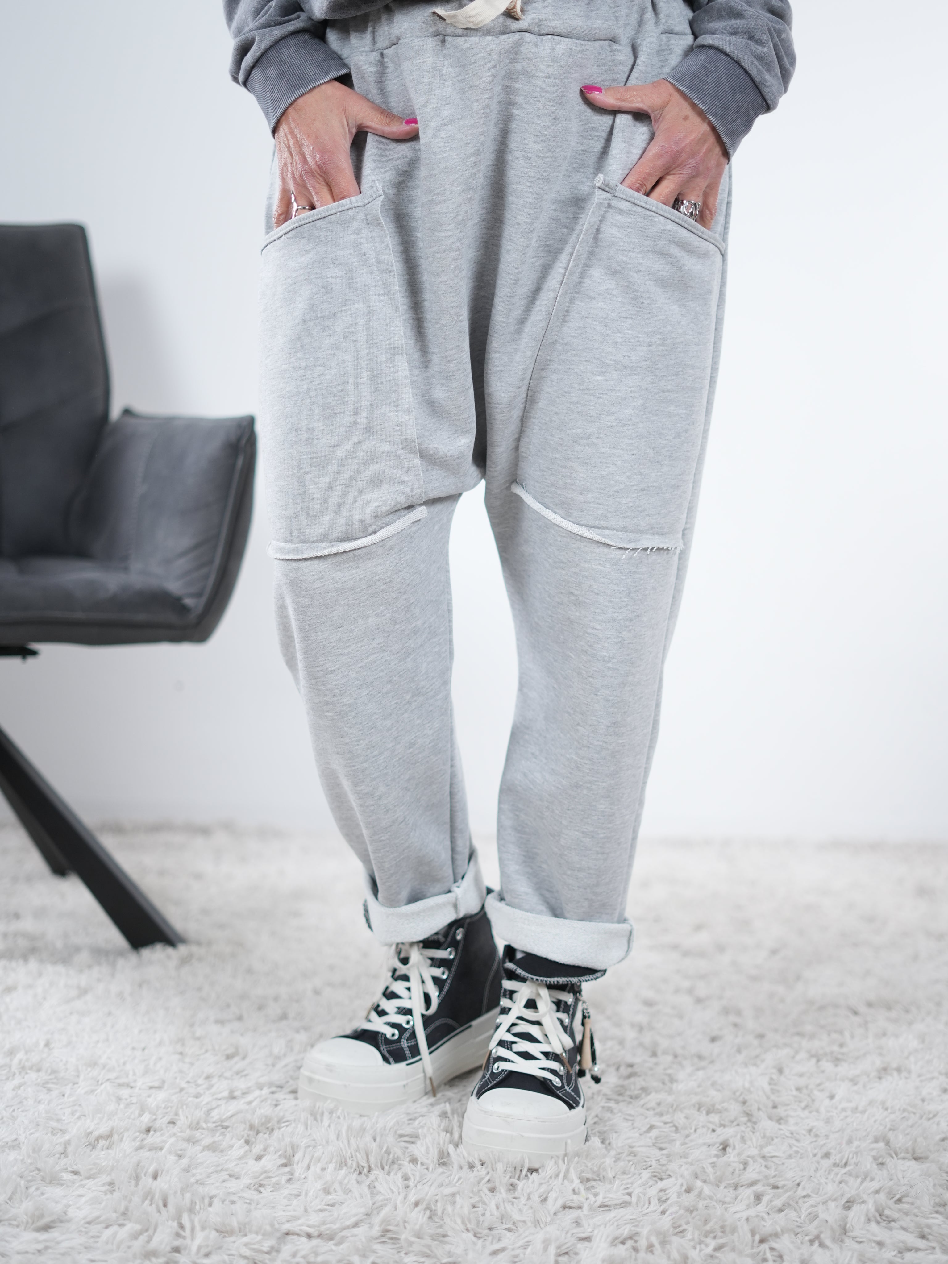 bequeme Baggy mit großen aufgesetzten Taschen One Size (ca Größe 40-44) Grau