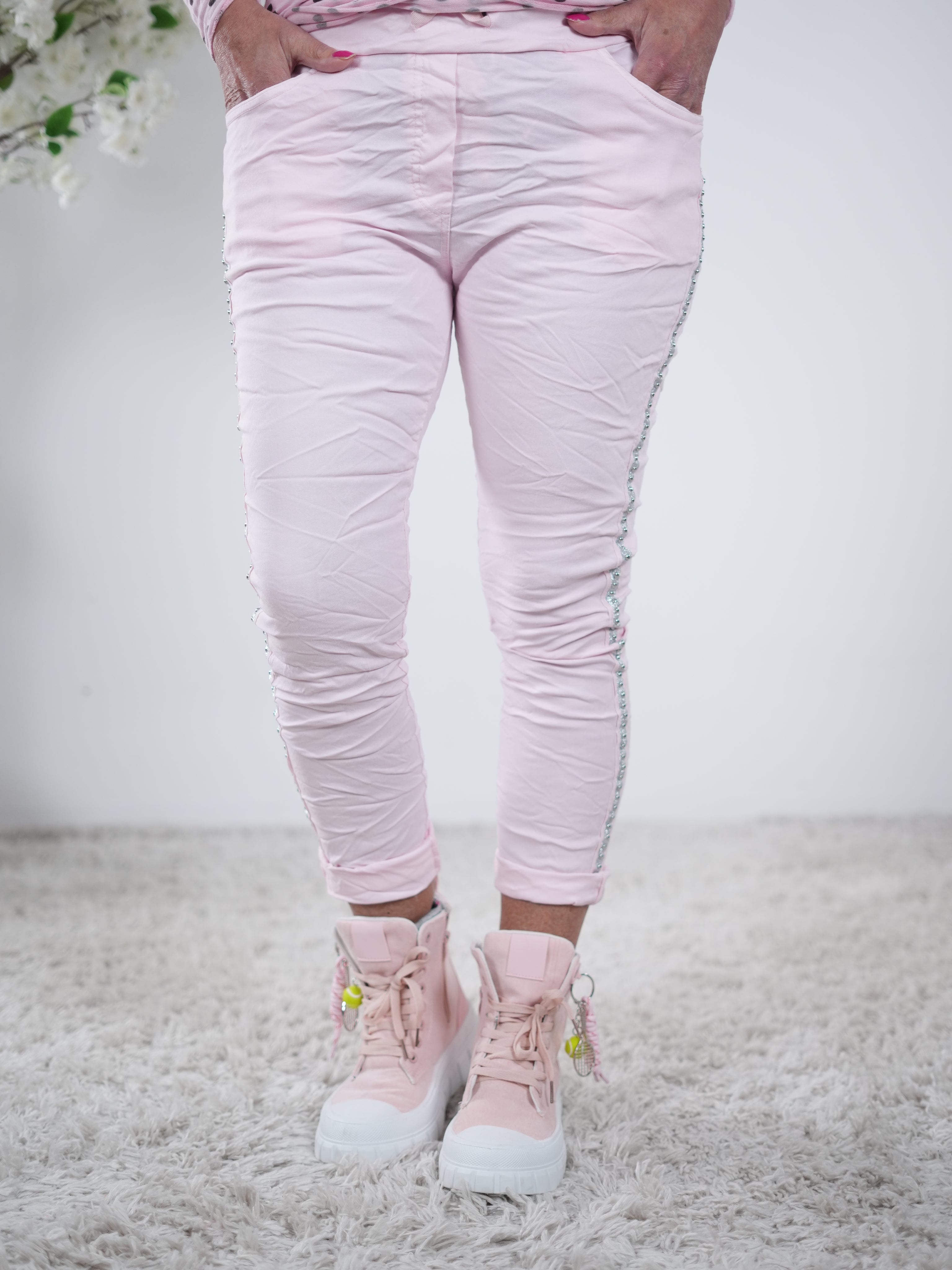 bequeme Jogpant mit Nieten verziert One Size (ca Gr. 38-42 44) Rosa