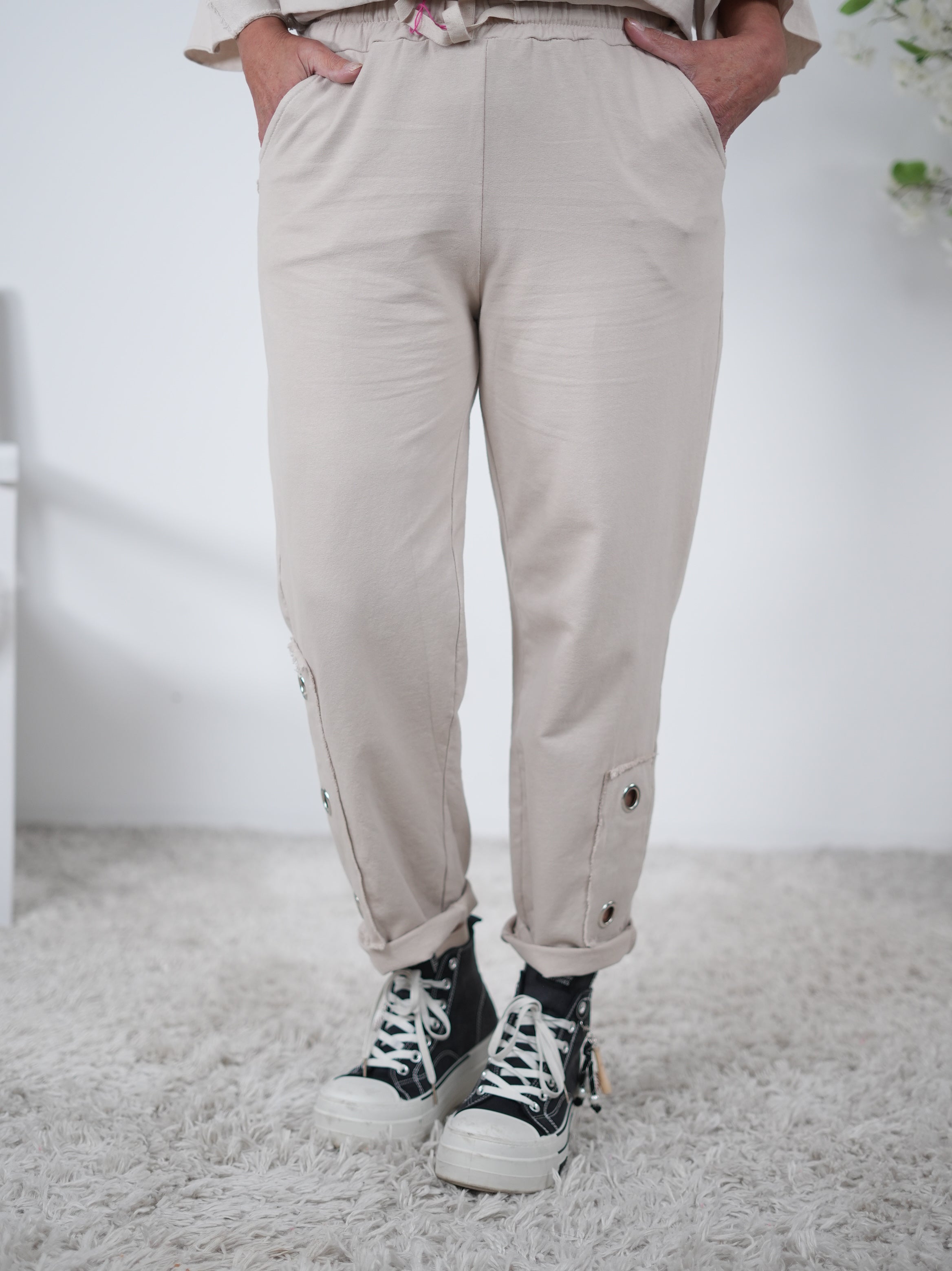 bequeme Jogpant mit Ösen