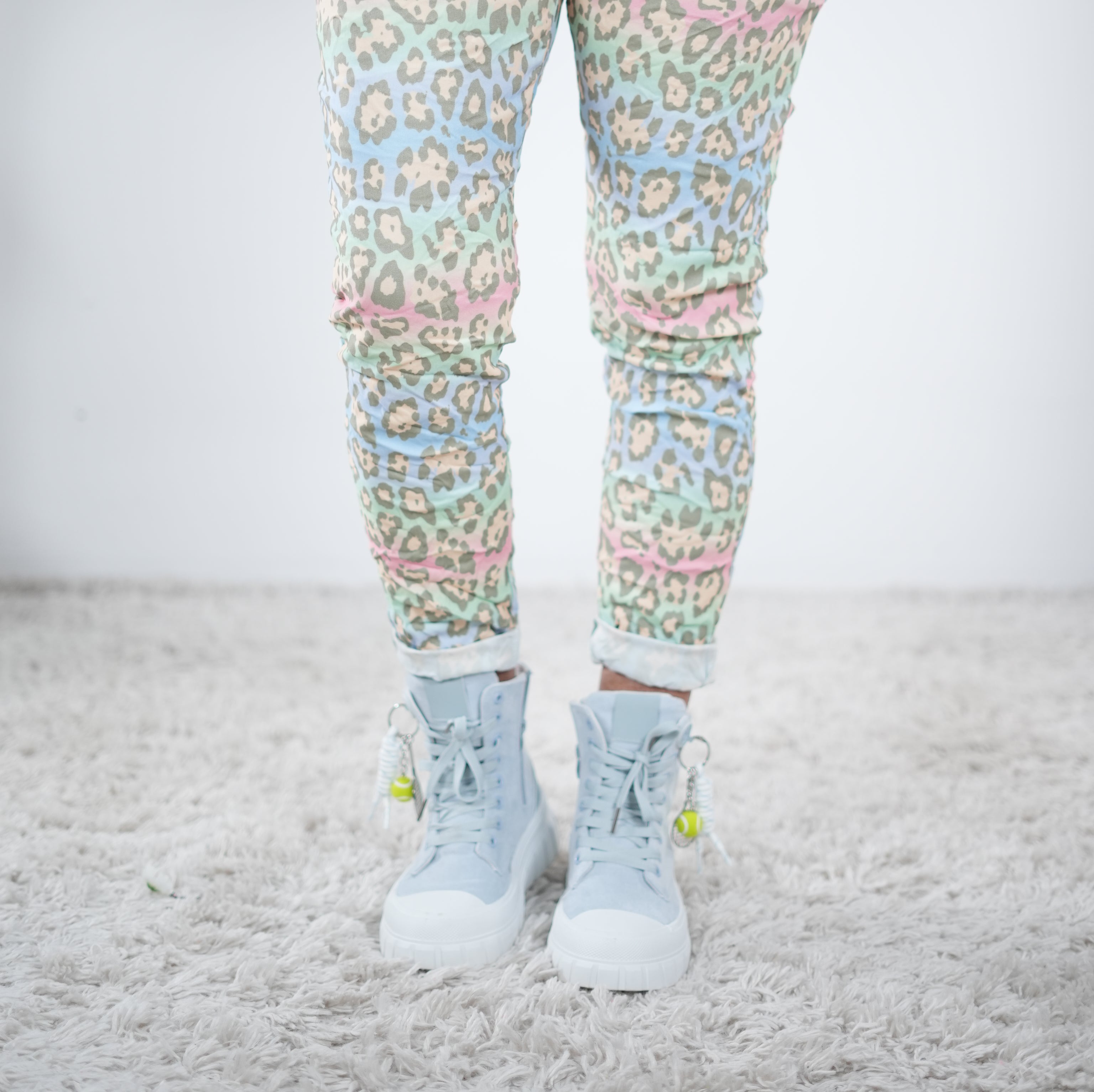 Bunte Jogpant im Leo Look One Size (ca Gr. 38-44) Blau Grün Pink