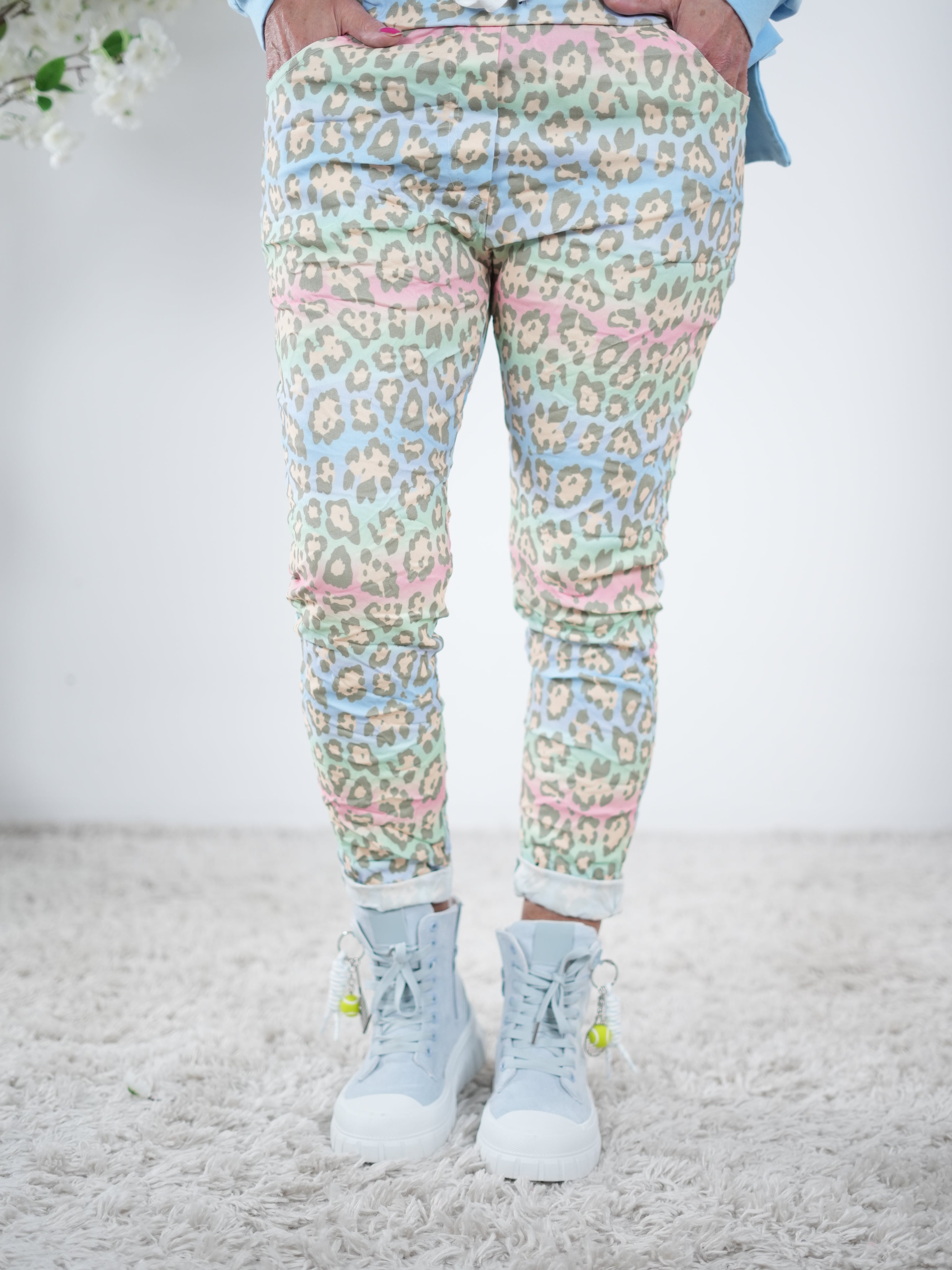 Bunte Jogpant im Leo Look One Size (ca Gr. 38-44) Blau Grün Pink