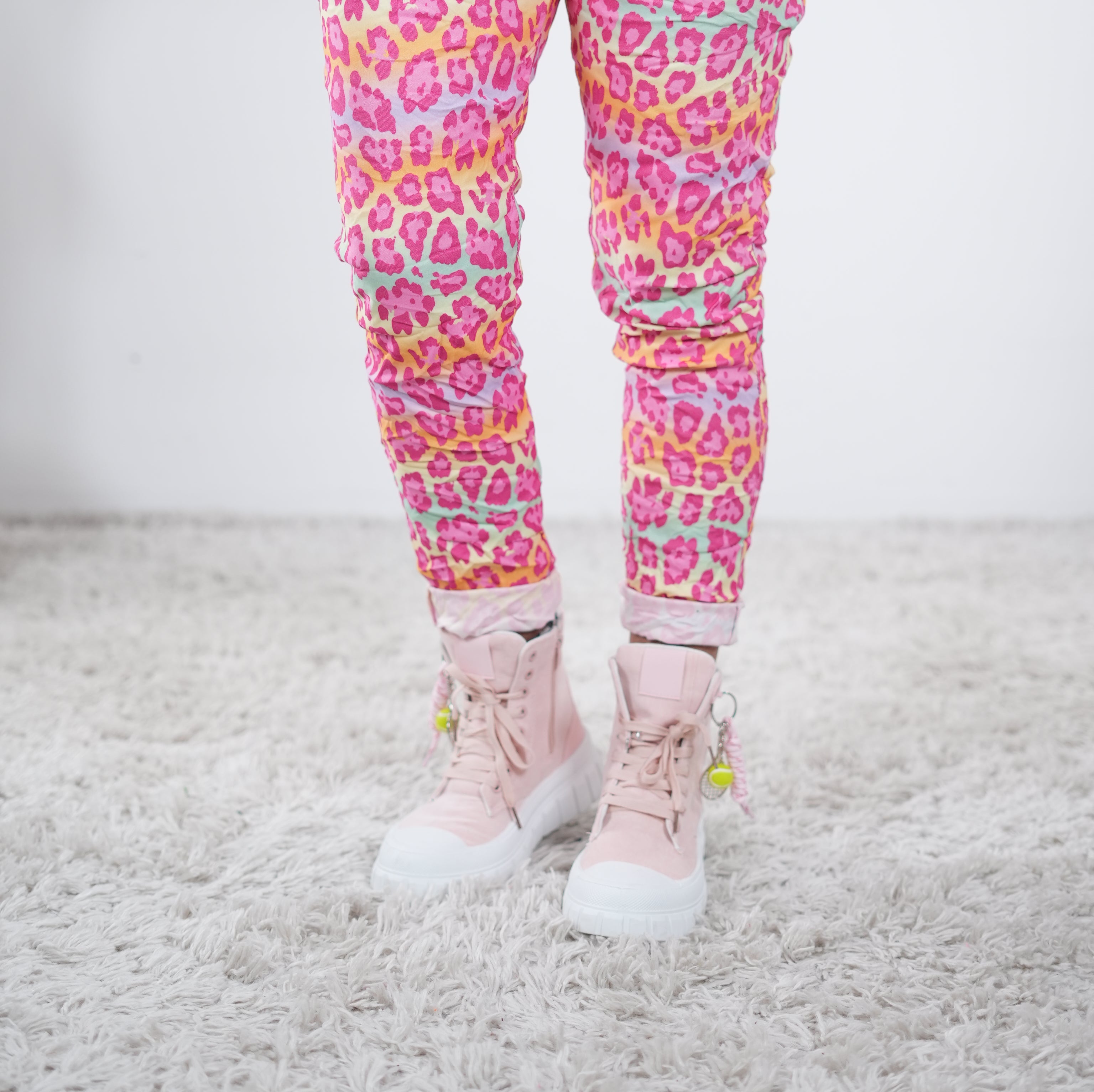 Bunte Jogpant im Leo Look One Size (ca Gr. 38-44) Pink Fuchsia