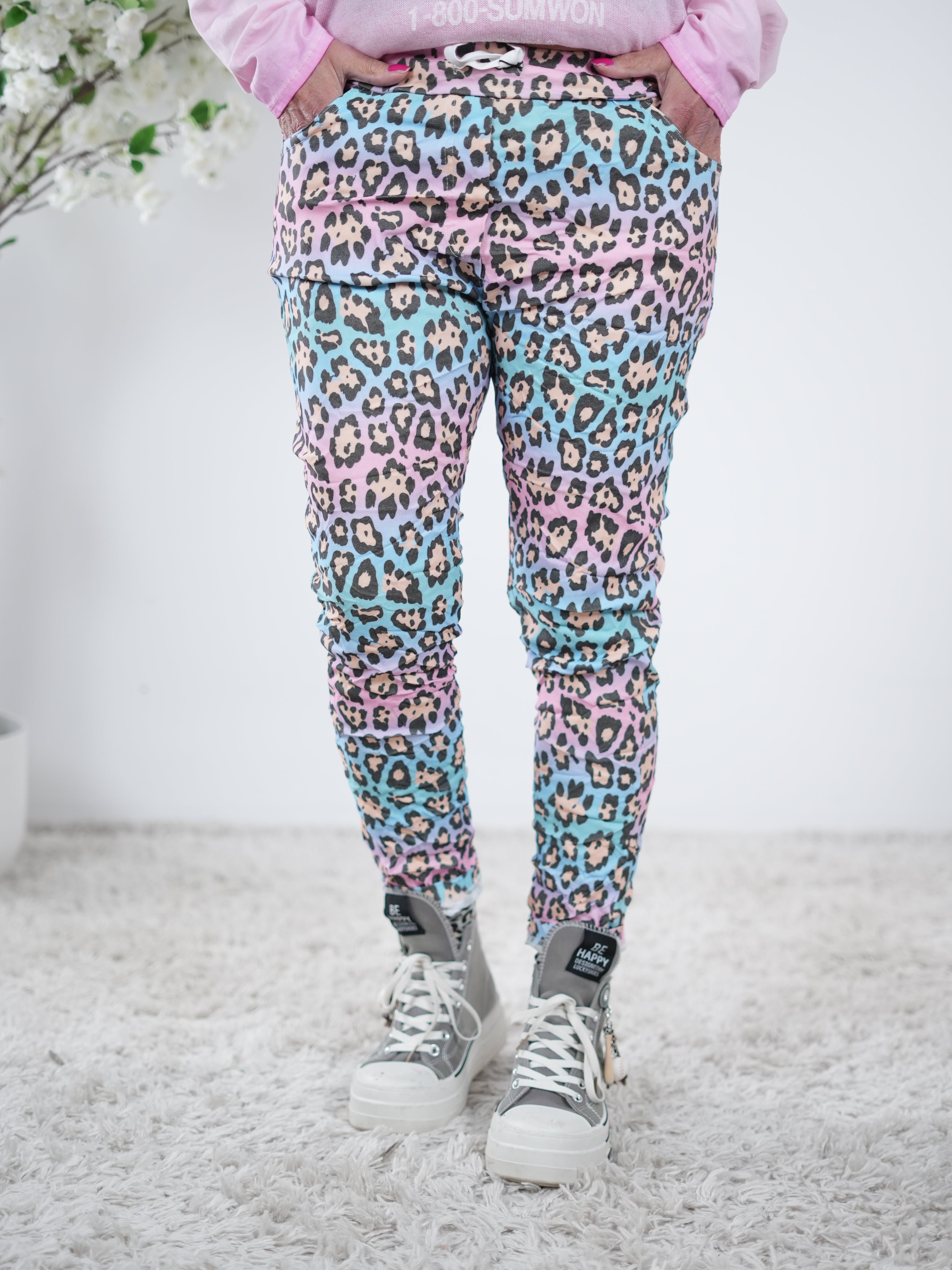 Bunte Jogpant im Leo Look One Size (ca Gr. 38-44) Pink Türkis Blau Schwarz