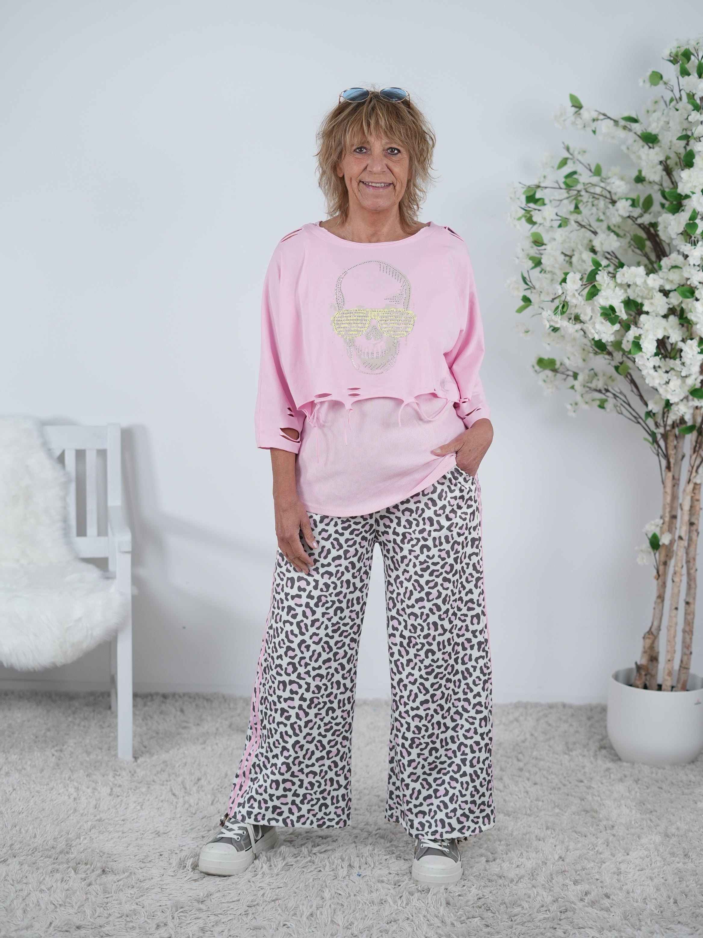 Crop Shirt mit Totenkopf Print und Strasssteinen Einheitsgröße (ca Gr. 38 "oversize"-42) Rosa