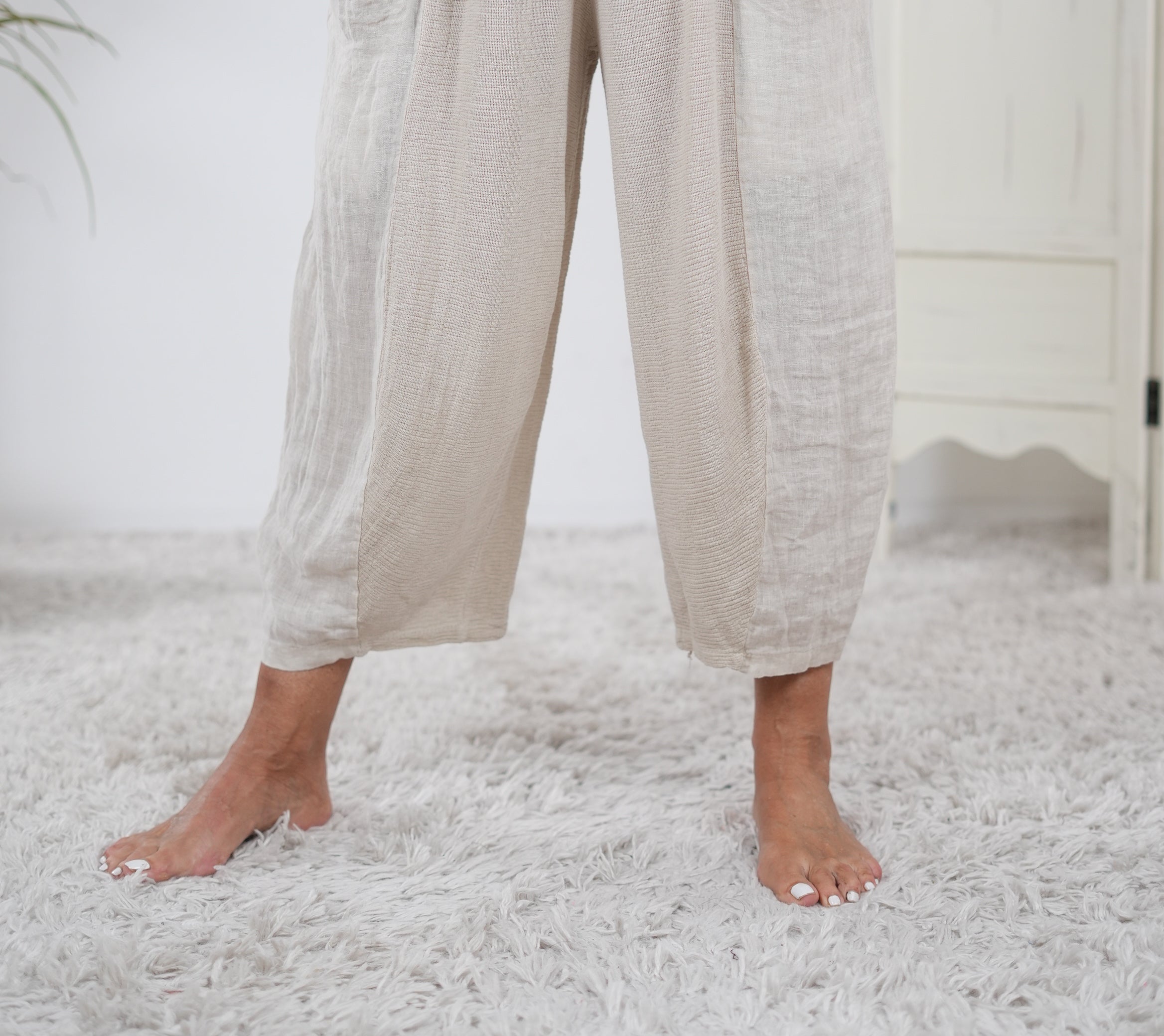 Culotte Hose mit großen Eingriffstaschen und Gummizug Beige