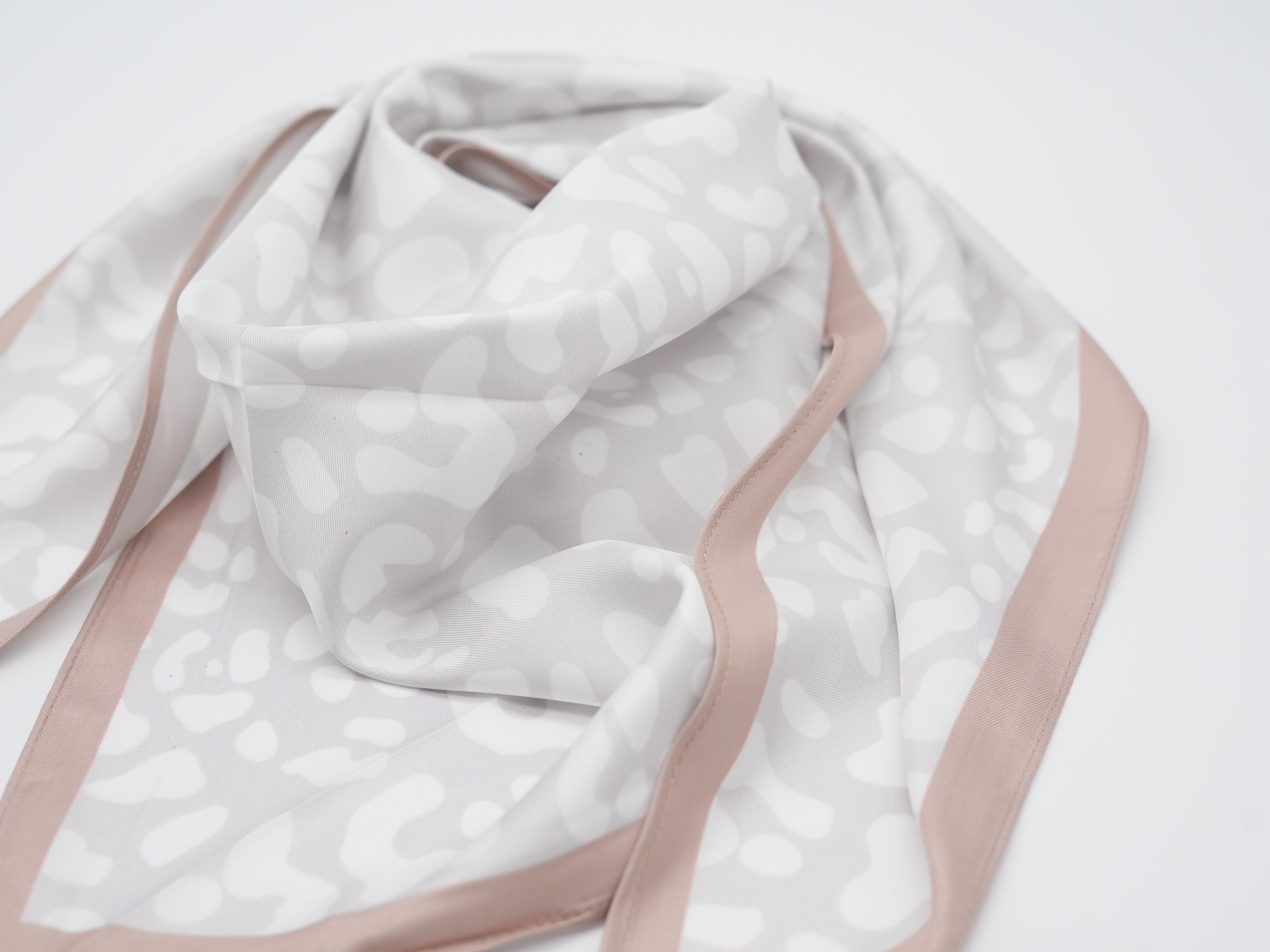 Dreiecks Tuch im Leo Look Beige