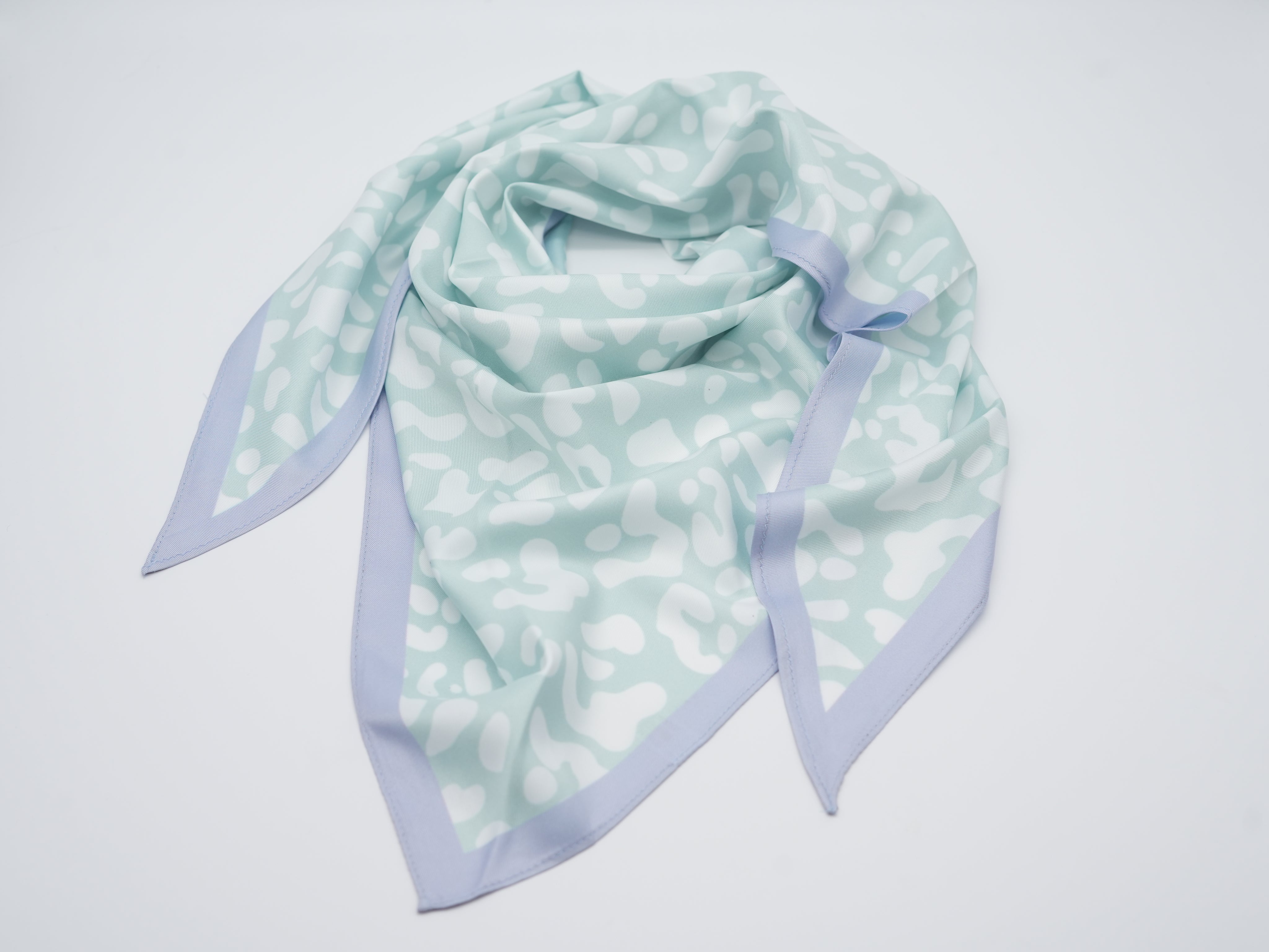 Dreiecks Tuch im Leo Look Türkis Blau