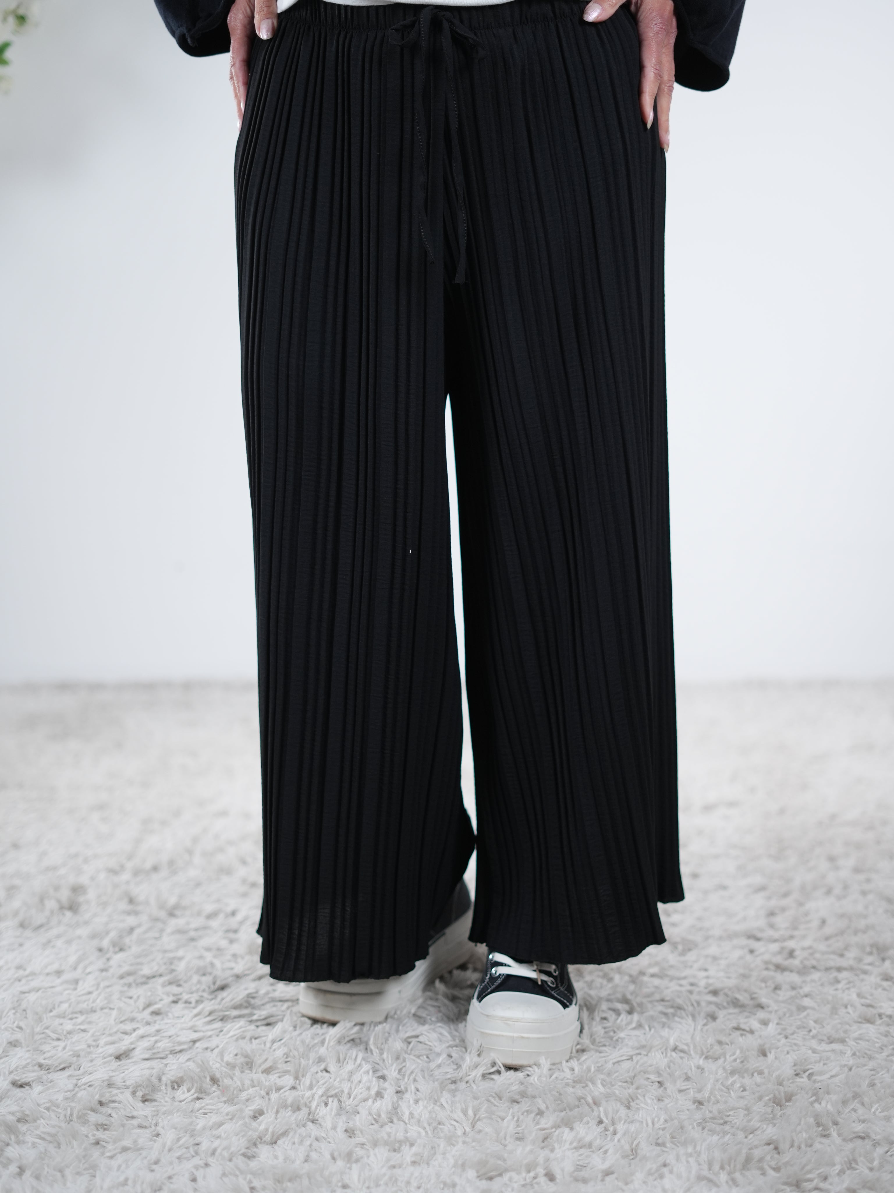 Elegante Plissee Hose mit elastischem Bundchen One Size (ca Größe 40-46) Schwarz