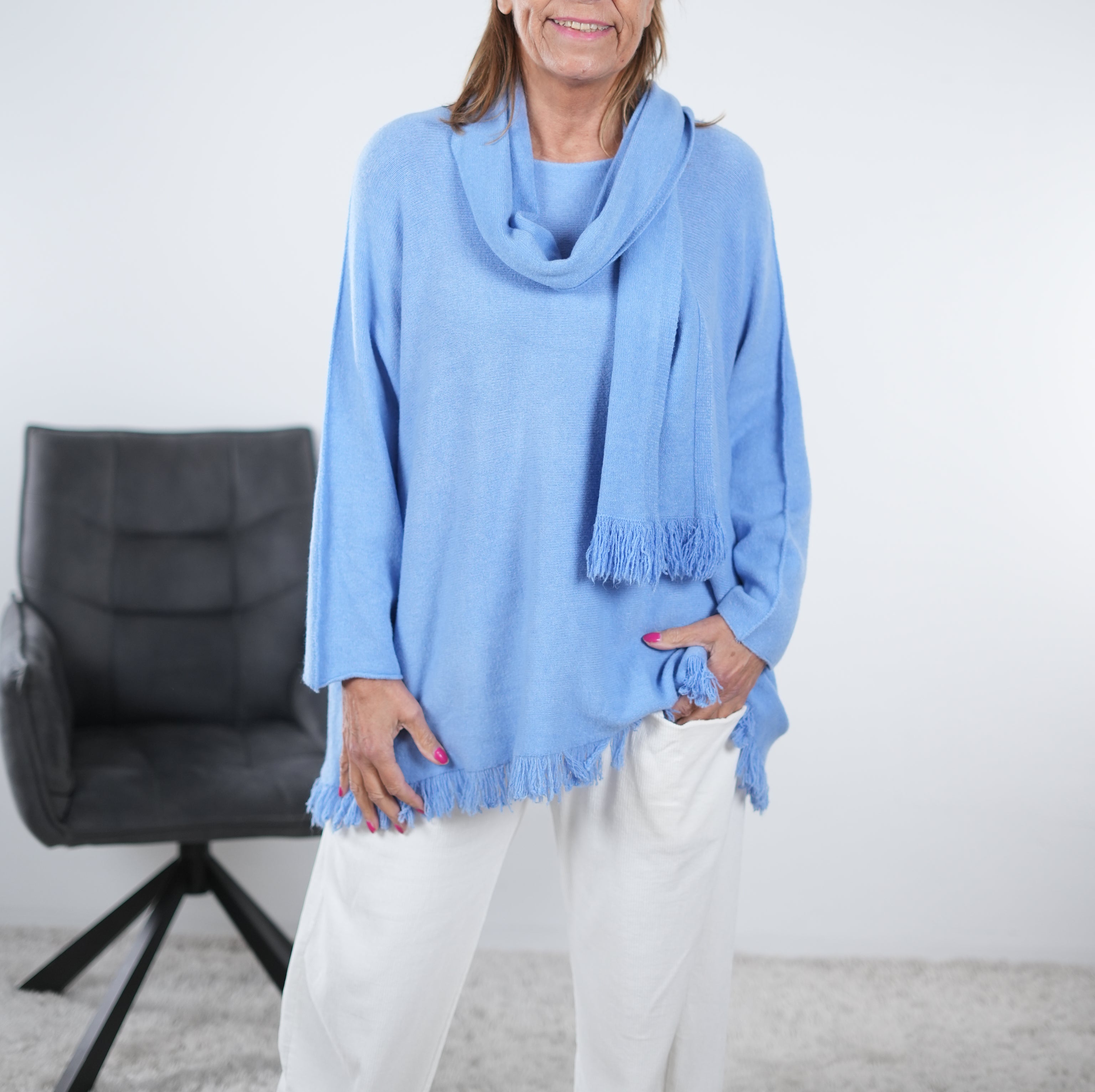 Feinstrick Pulli aus Viskose mit Schal One Size (ca Gr. 38 "oversize"-44) Blau