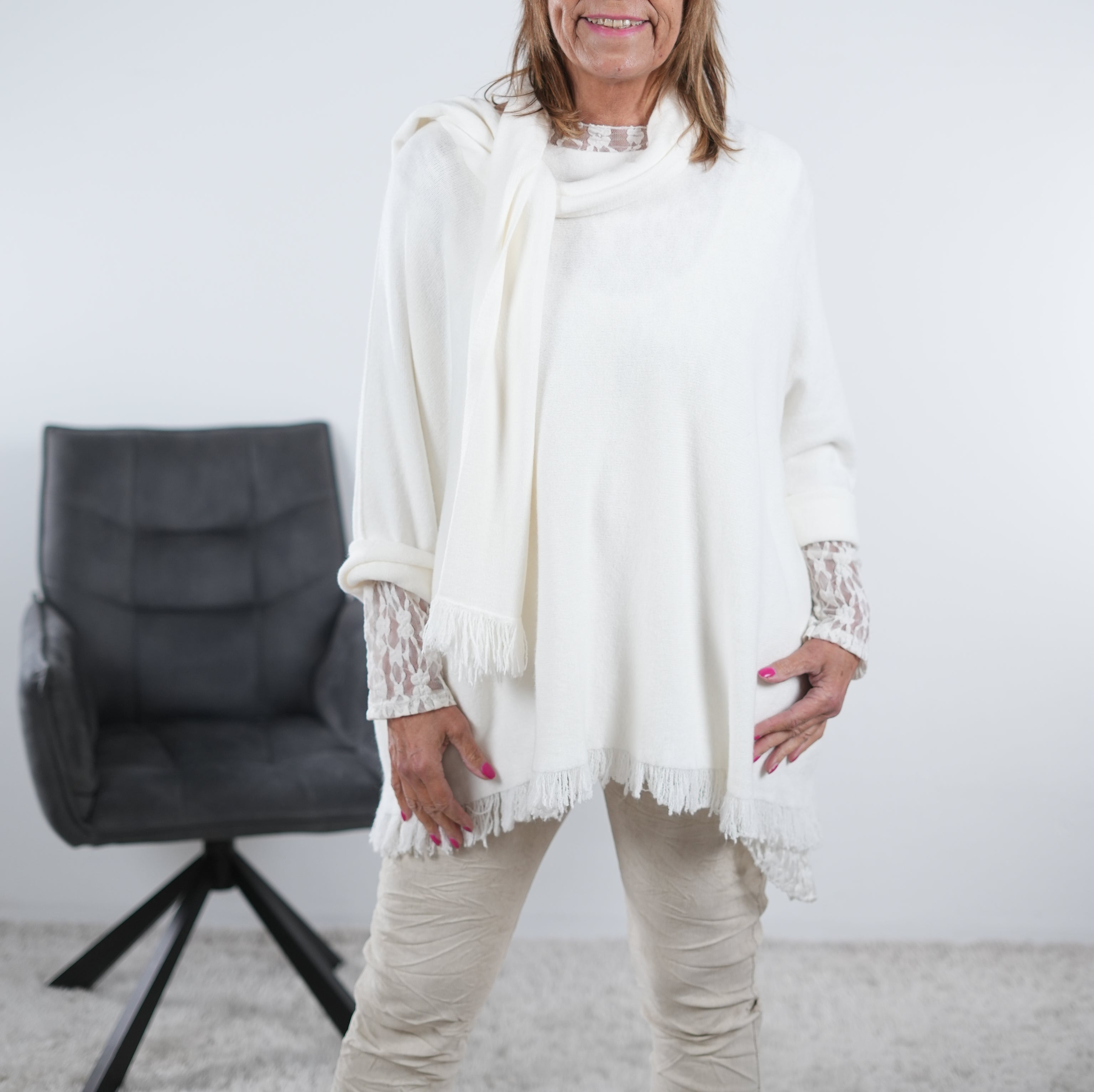 Feinstrick Pulli aus Viskose mit Schal One Size (ca Gr. 38 "oversize"-44) Weiß